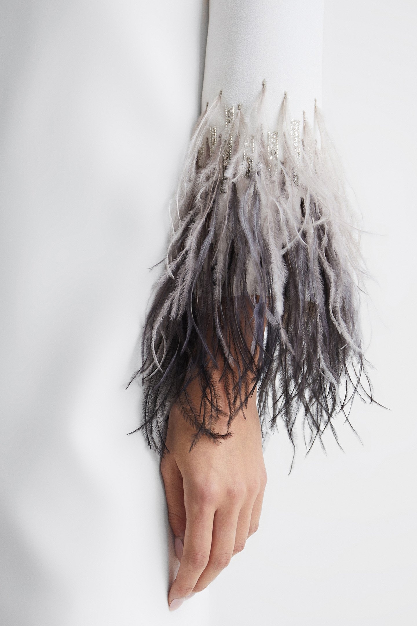 HALSTON - KENDALL -MOSS C WHITE 7