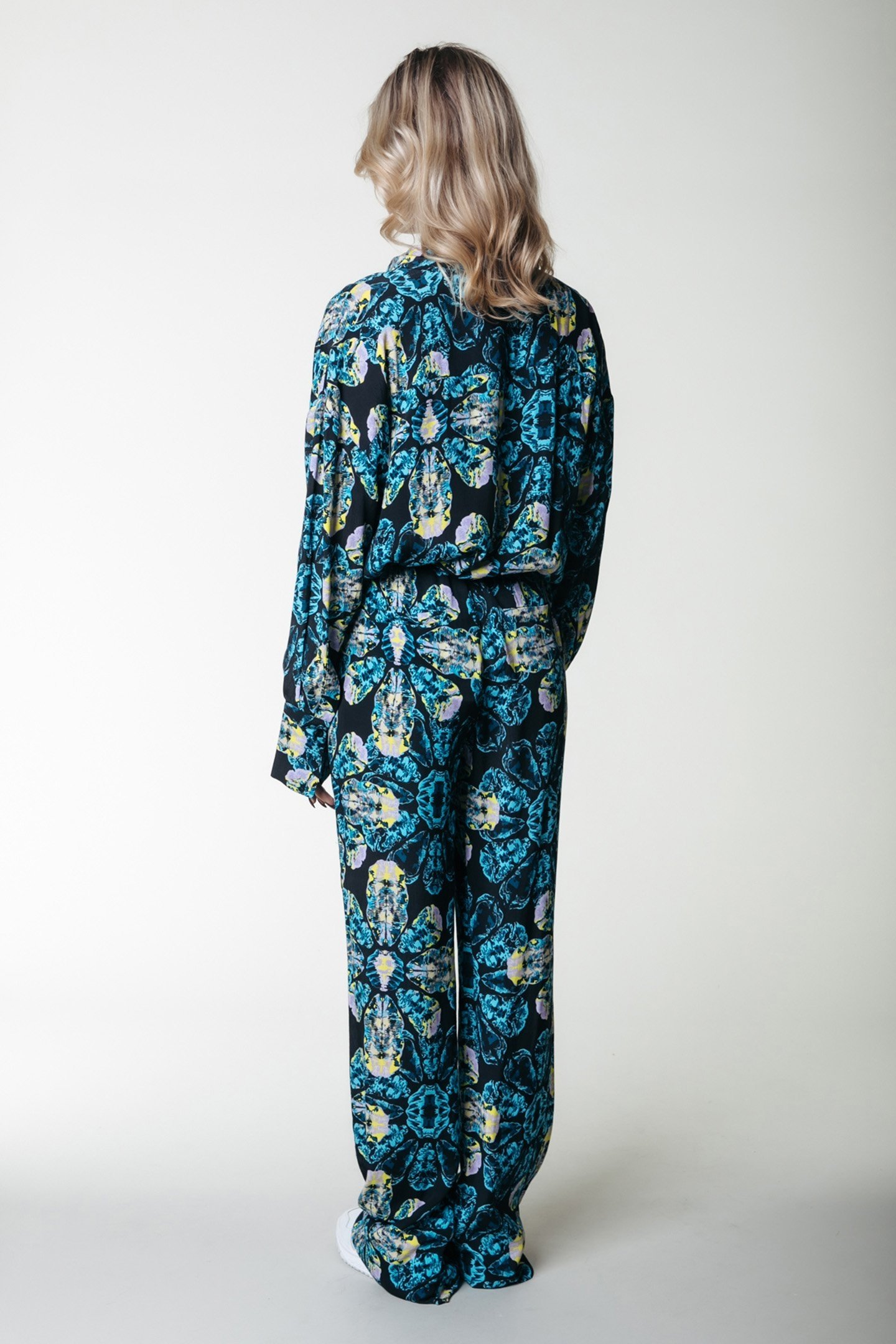 TALIA DIGITAL FLOWER OVERSIZED BLOUSE LIGHT BLUE 2