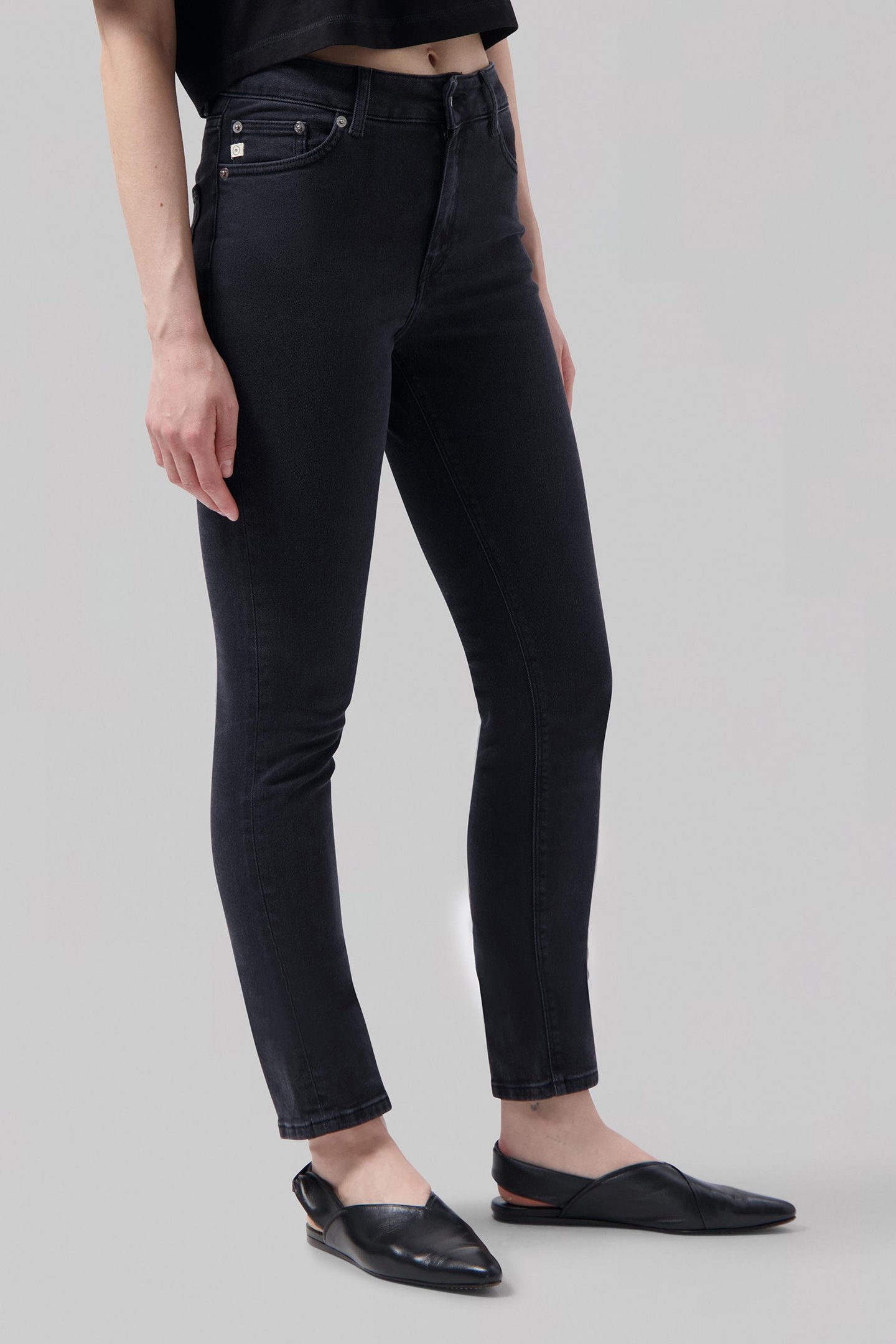 REGULAR SWAN - STONE BLACK 1