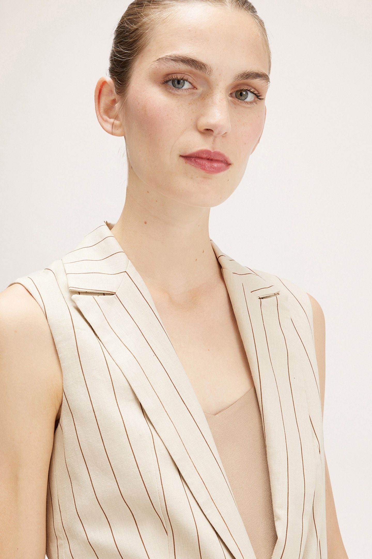 LONG PINSTRIPED WAISTCOAT NATURAL 5