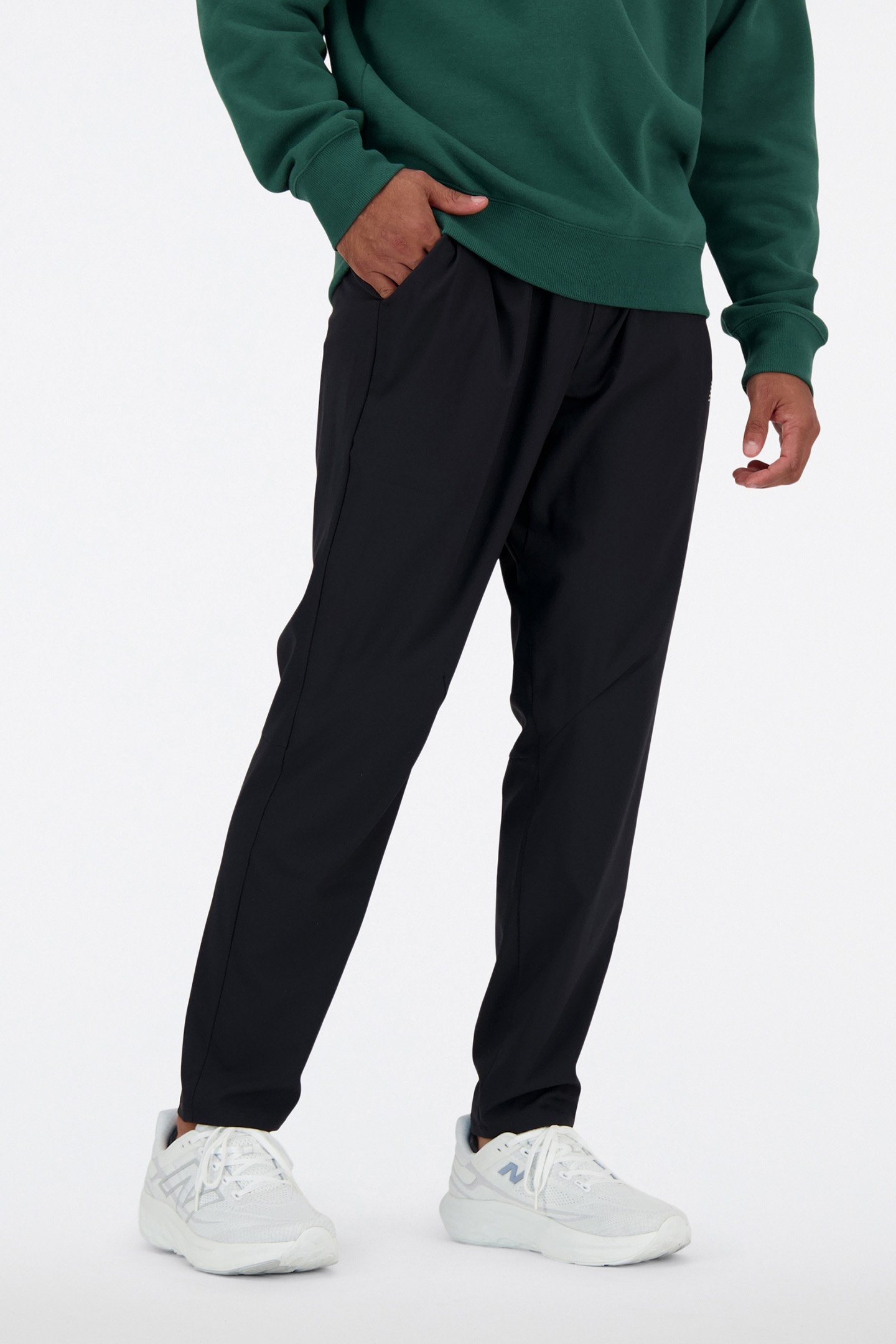 SLIM SWEATPANTS IN BLACK 4