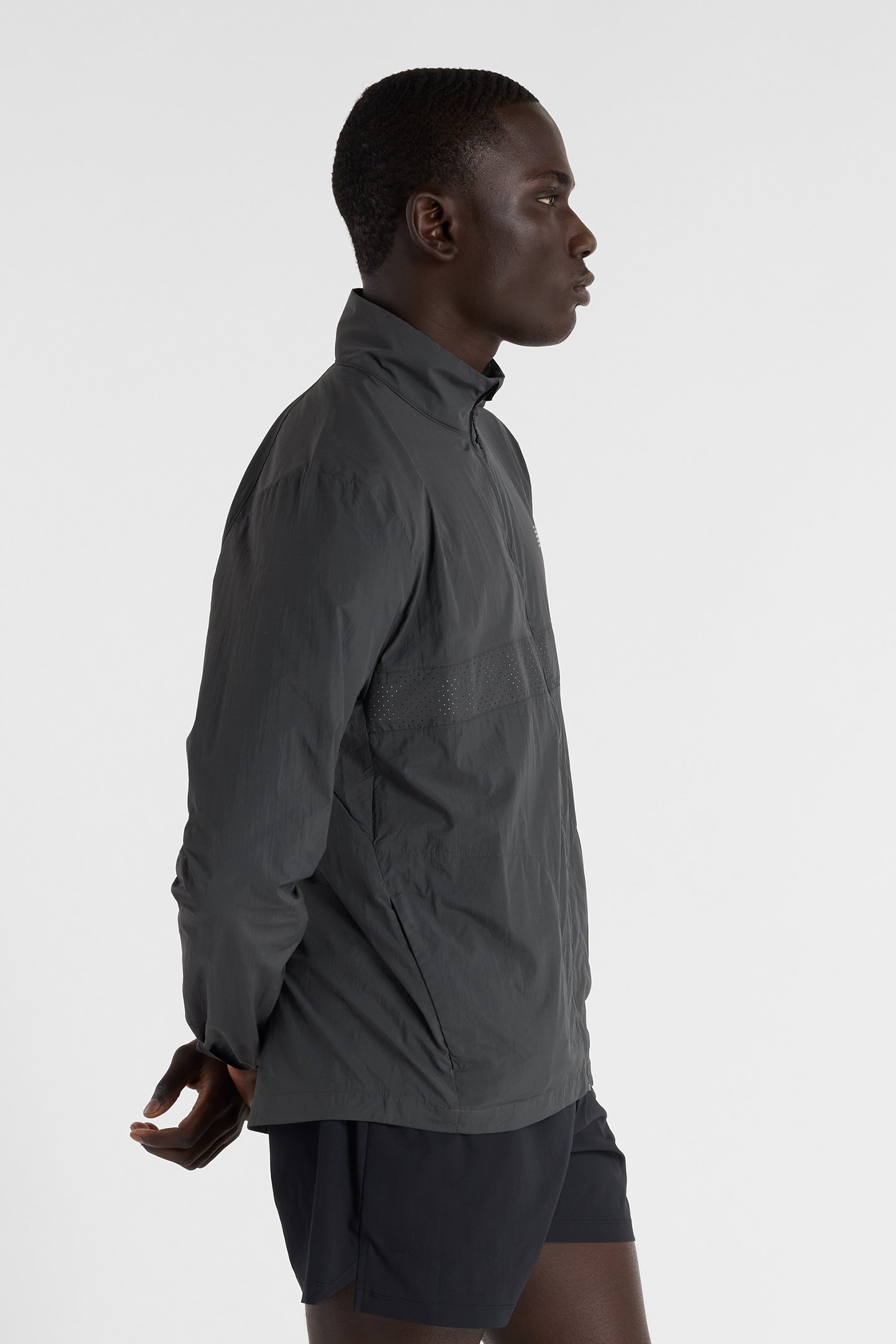 REFLECTIVE PACKABLE JACKET IN BLACK 3