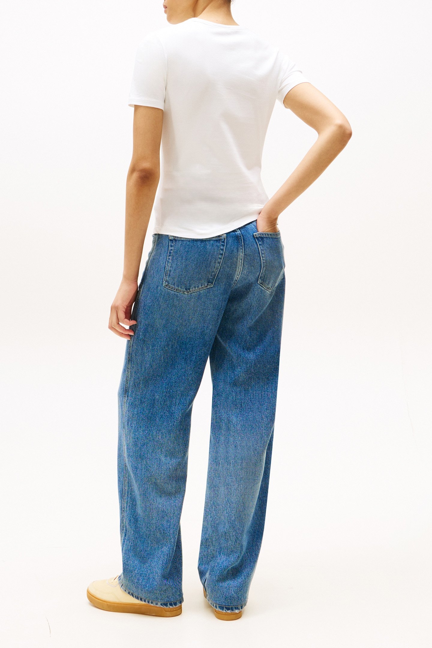 STAMP LOGO SLIM FIT C-NK T-SHIRT ECRU 2