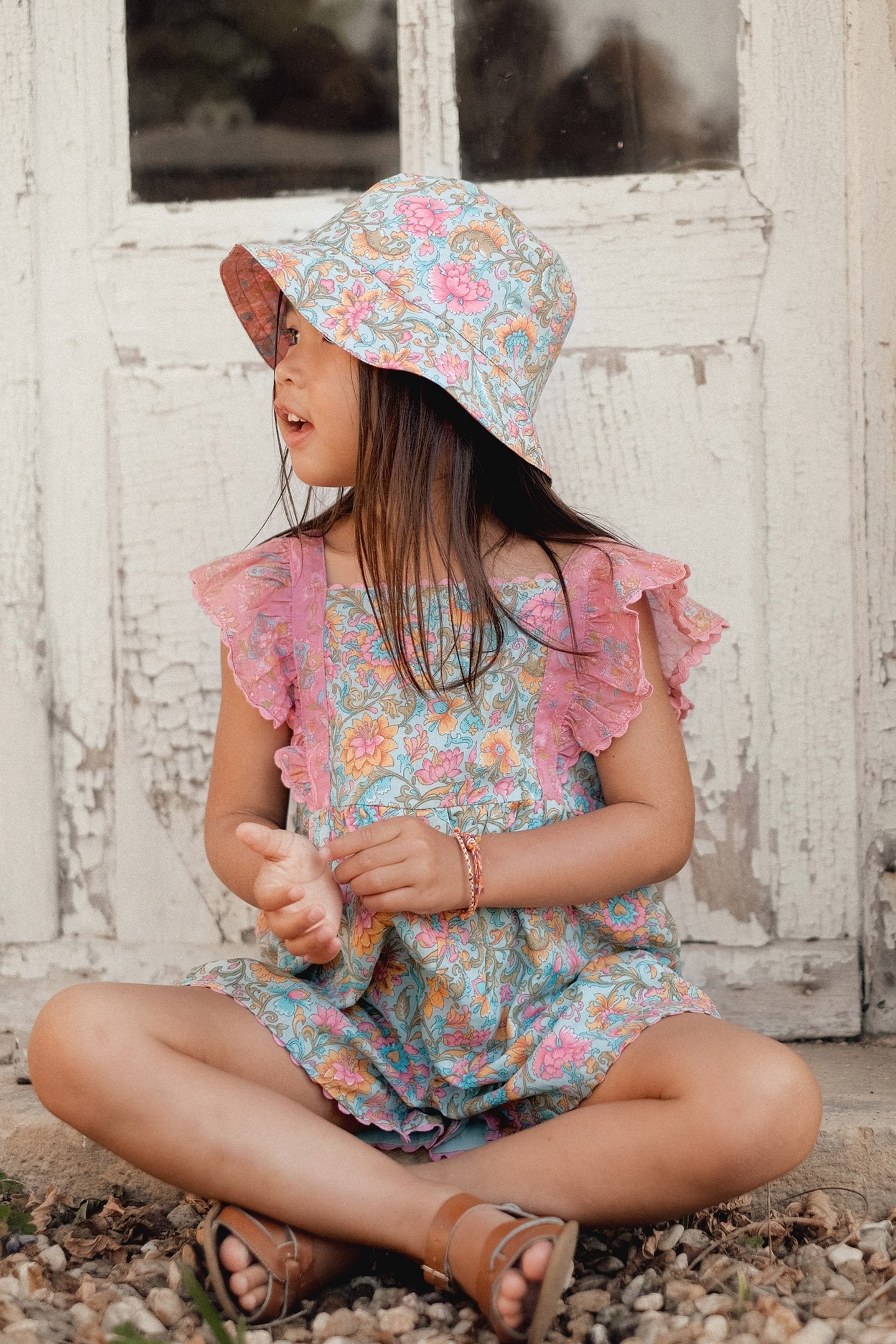 SUN HAT LAJIK WATER RIVER FLOWERS 4