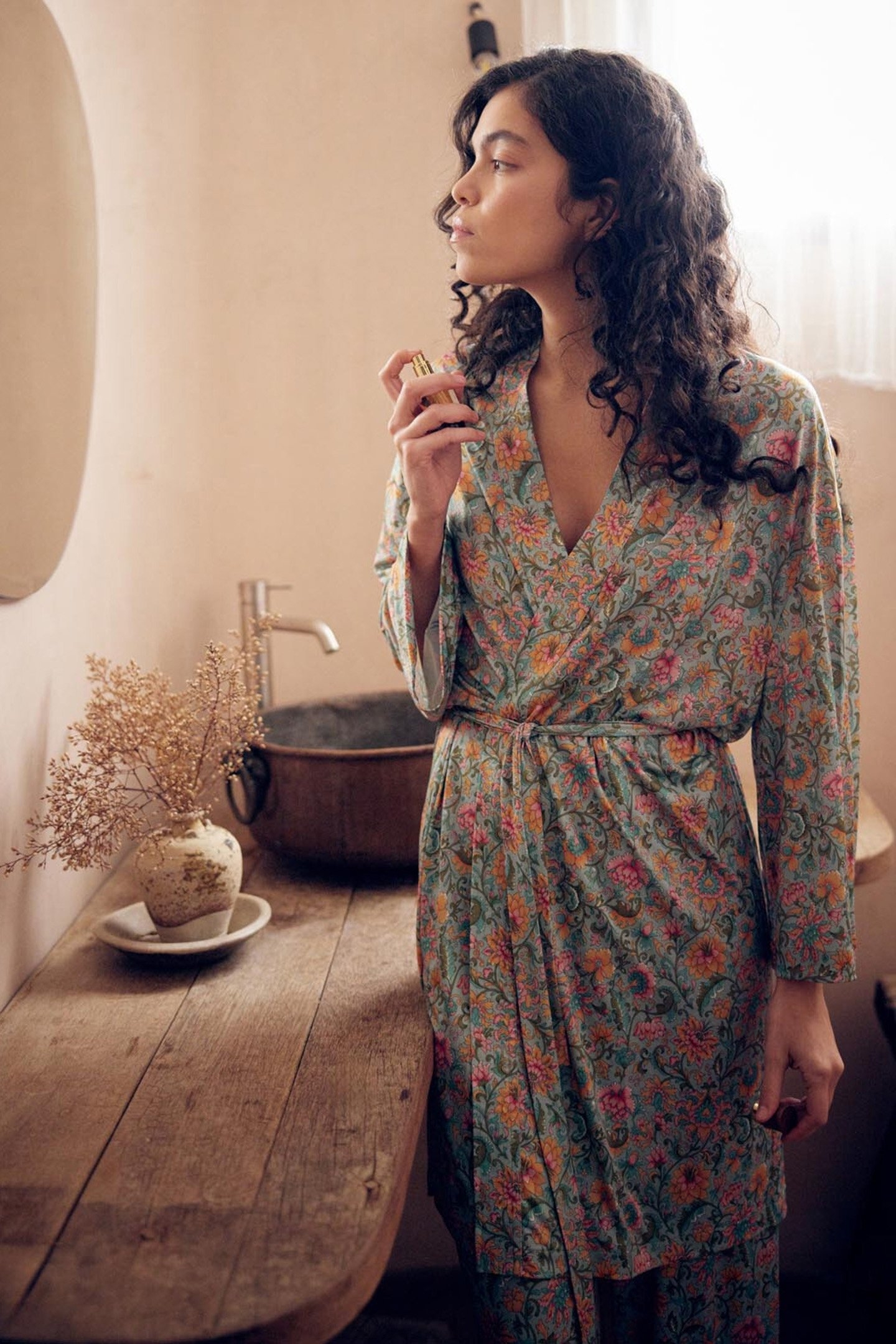 KIMONO YOKI WATER RIVER FLOWERS 4