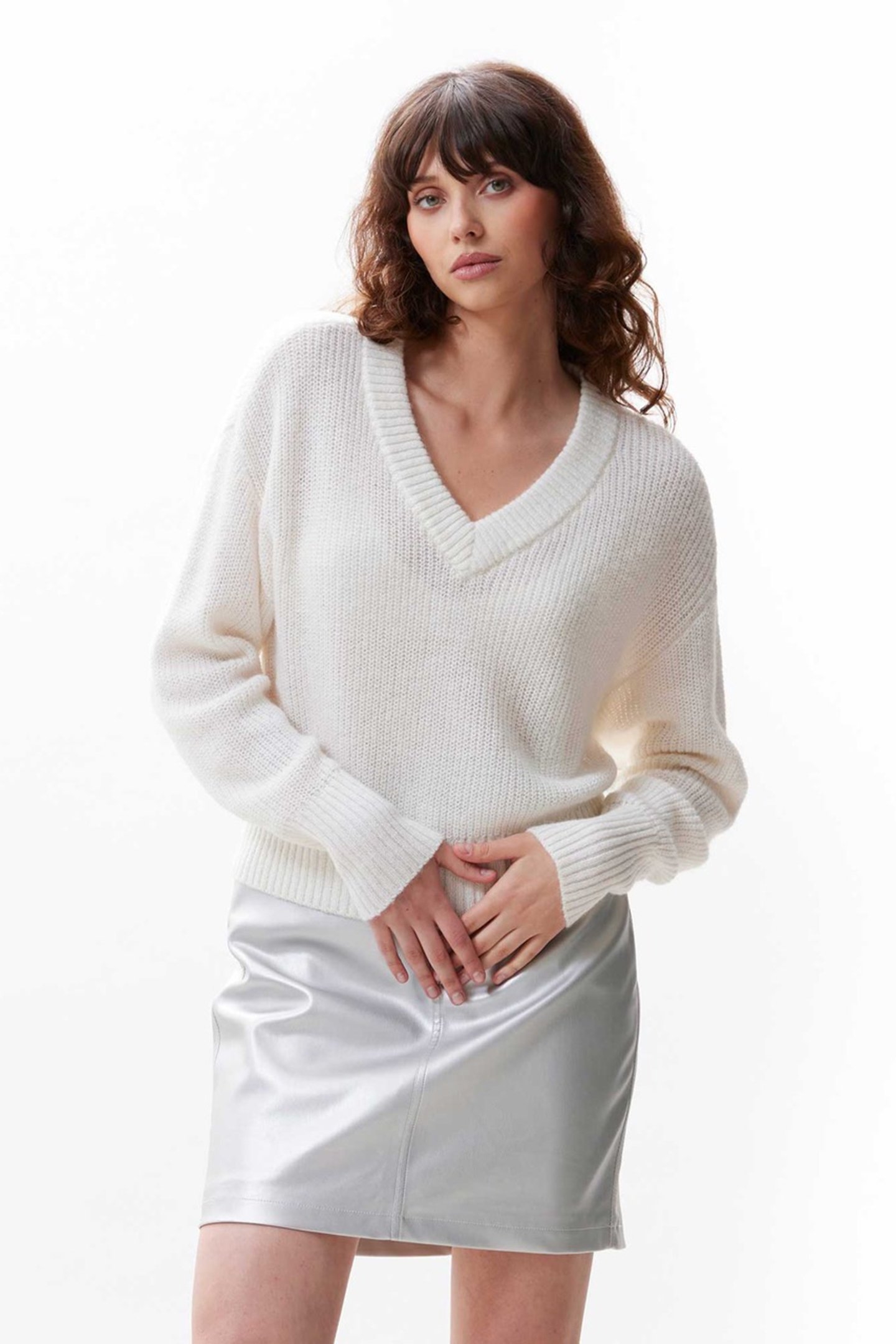 VNECK REGULAR FIT KNIT OFF WHITE 1