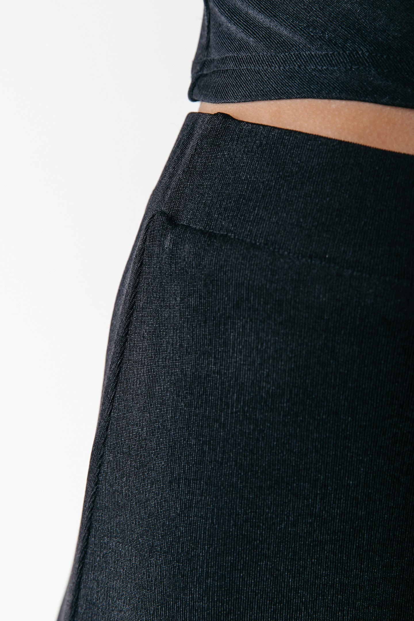 NOWIE BACK SLIT MAXI SKIRT BLACK 3