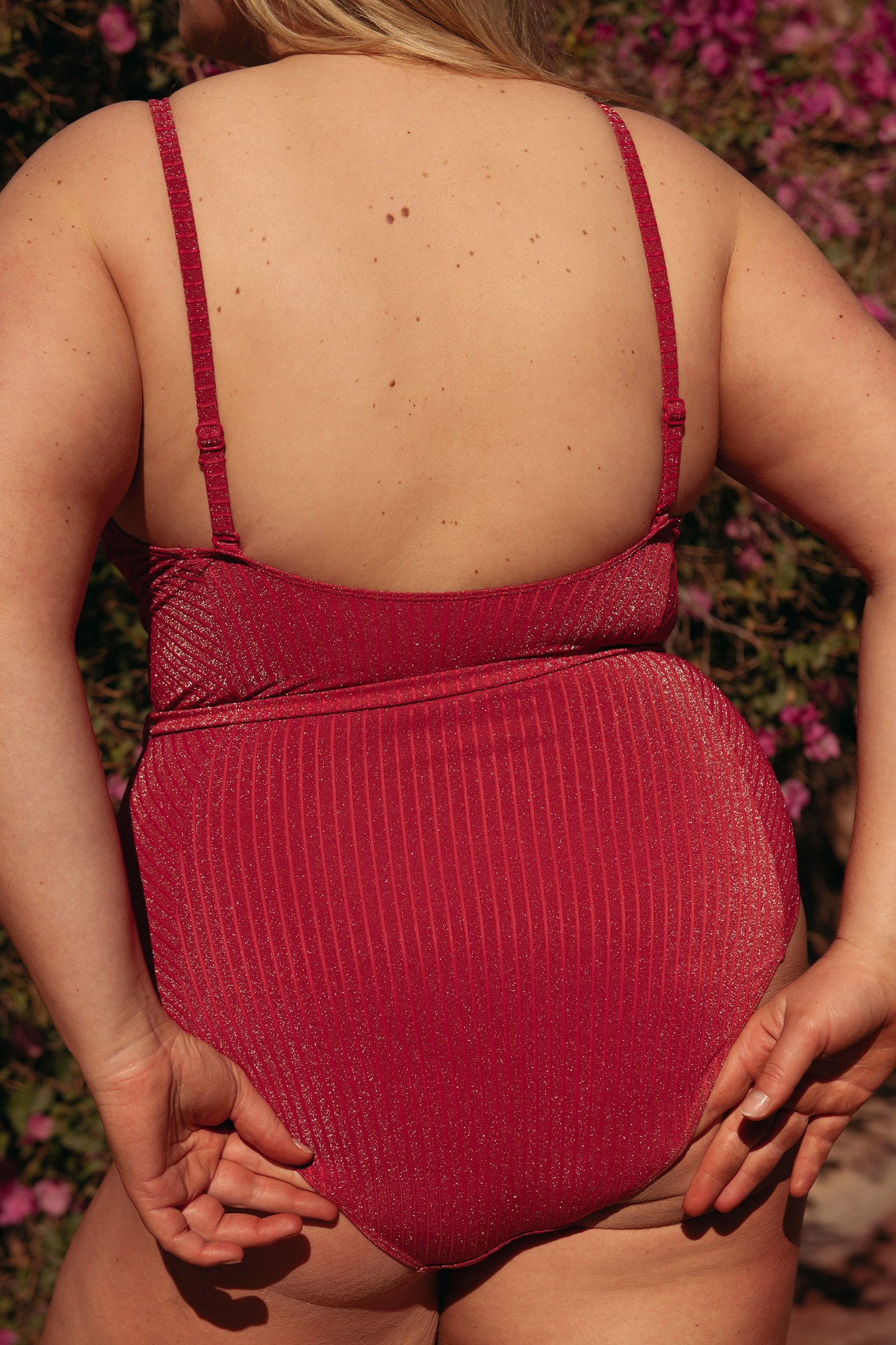 SW 1P WF TSHIRT BRIDGET PORTOFINO RED KISS 2