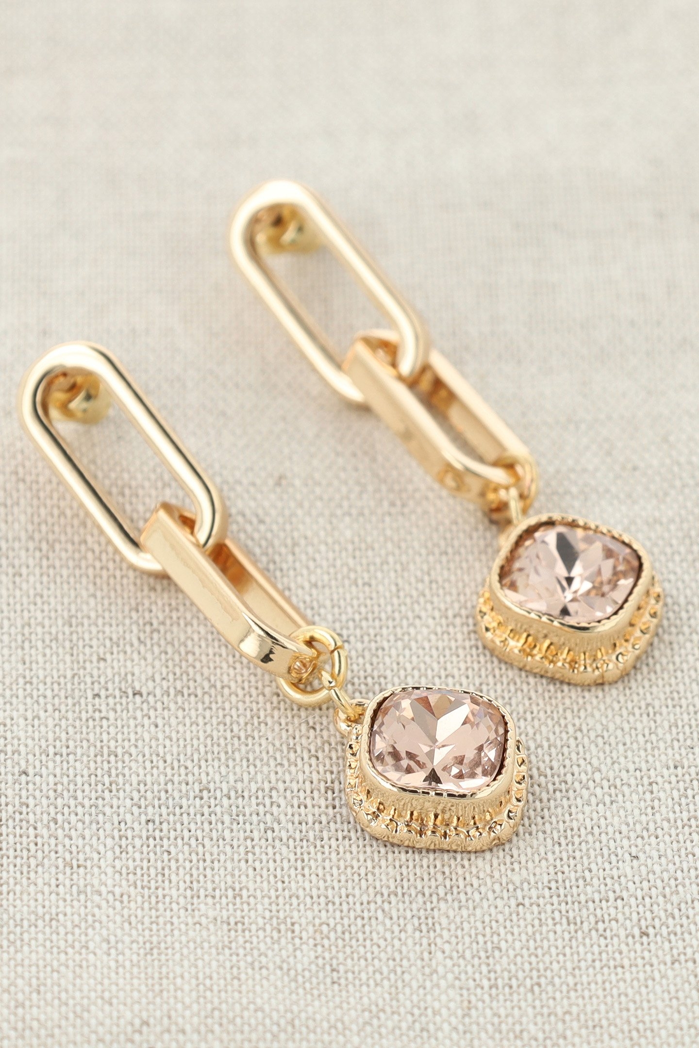 SHACKLE EARRINGS LIGHT AMETHYST 4