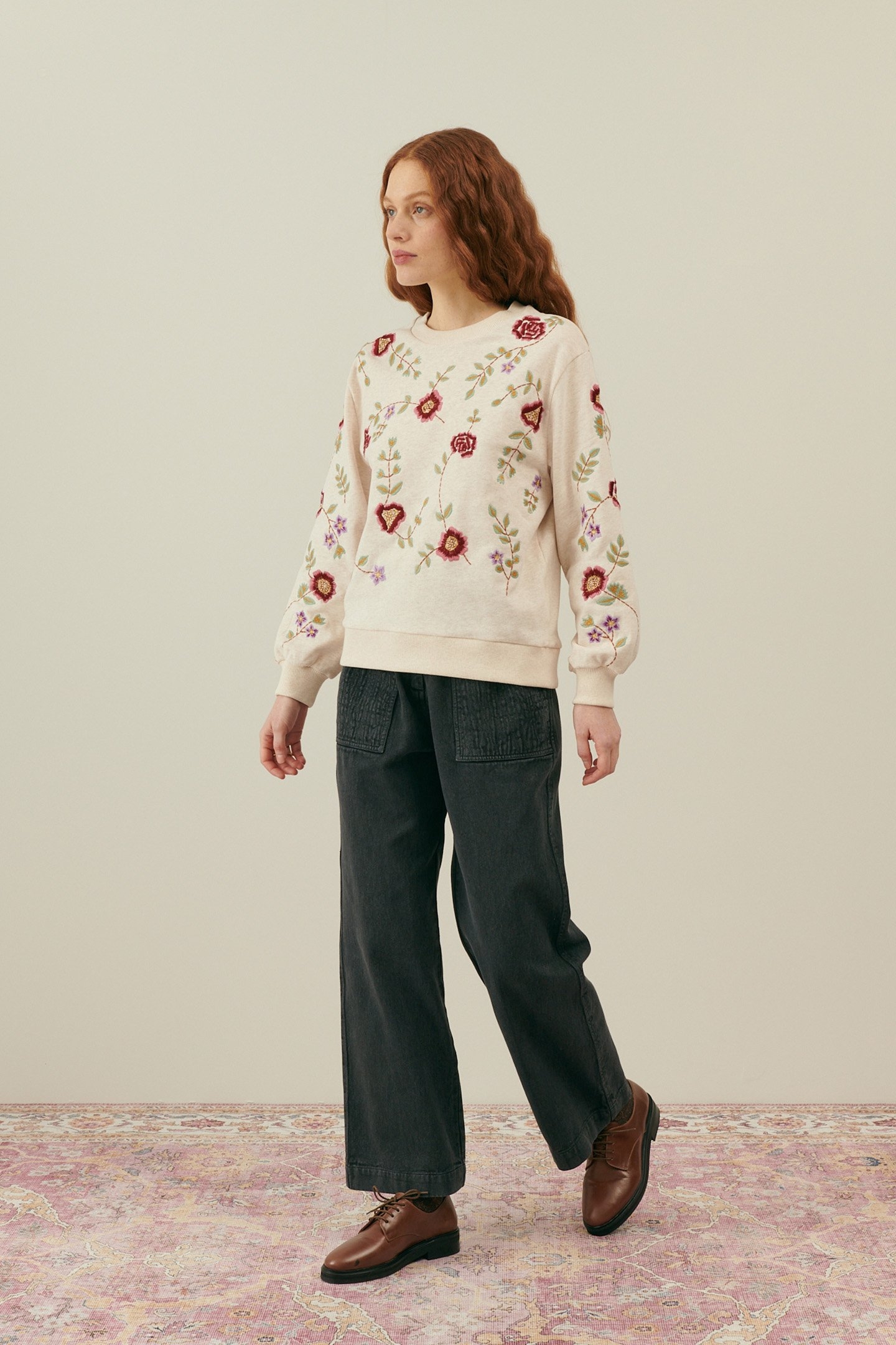 SWEATSHIRT PETRA FLOWER EMBROIDERY 4