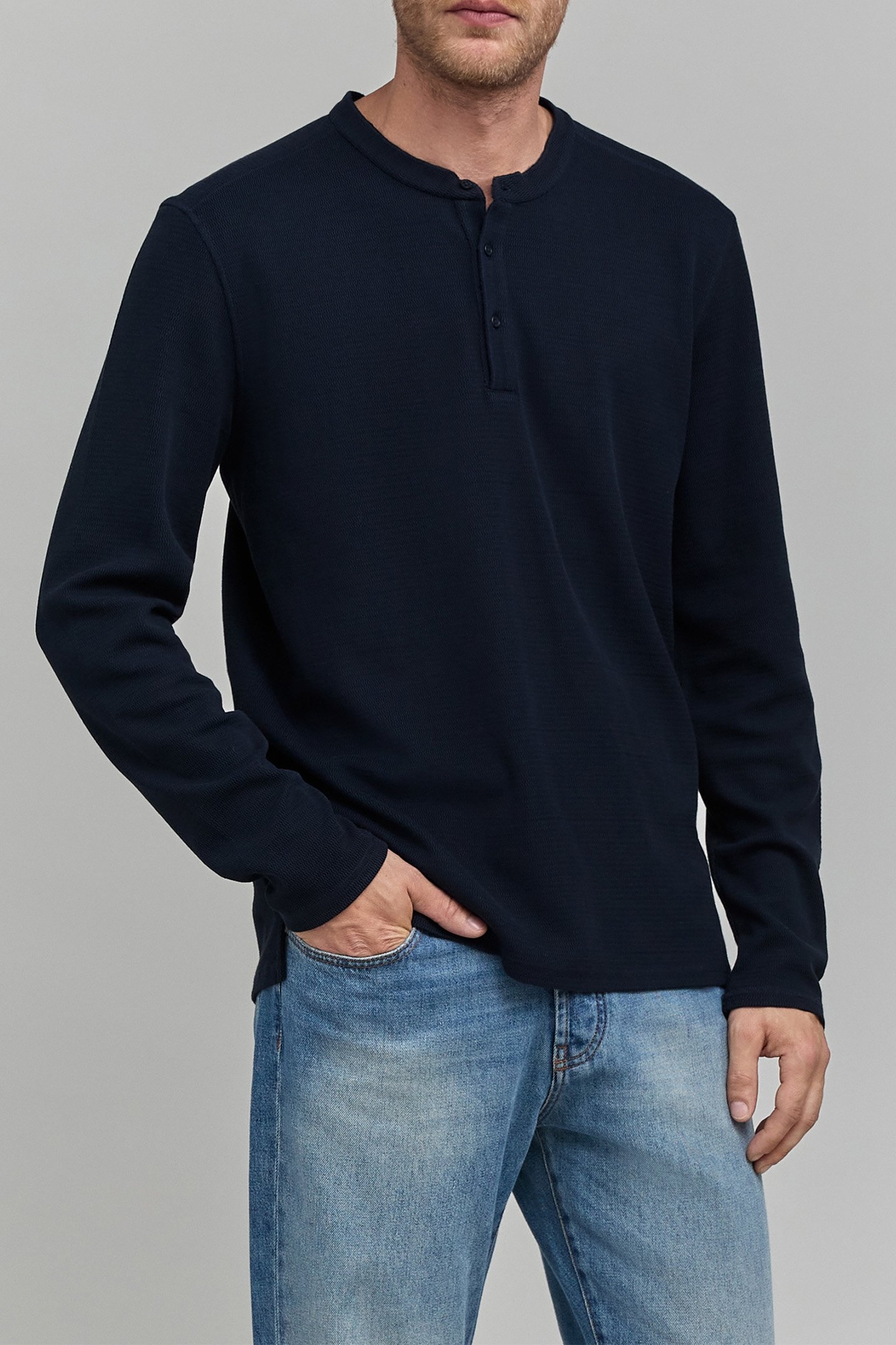 NAVY EMBOSSED MESH T-SHIRT 1