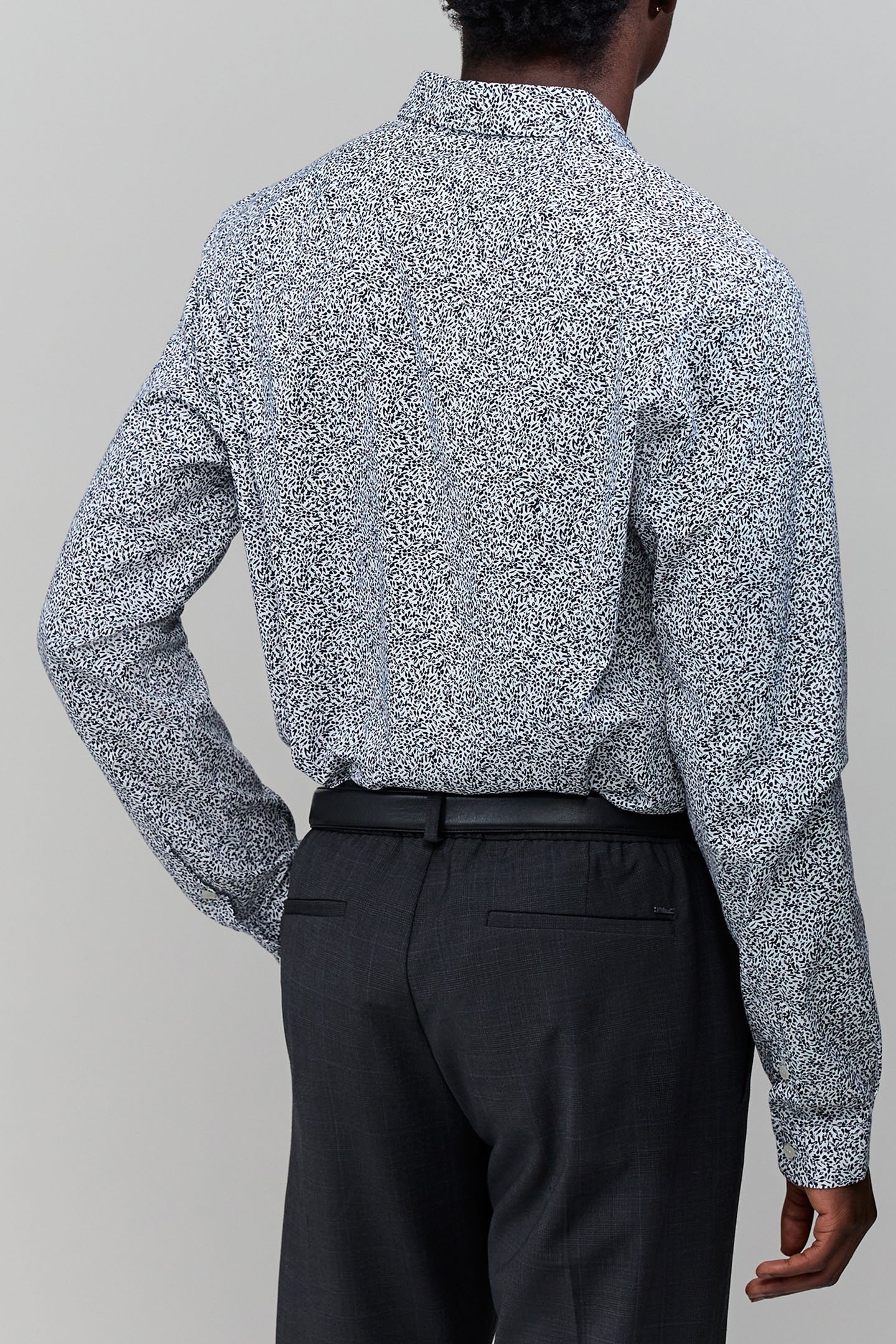 OFF-WHITE SLIM SHIRT IN NAVY VEGETABLE PRINT 2