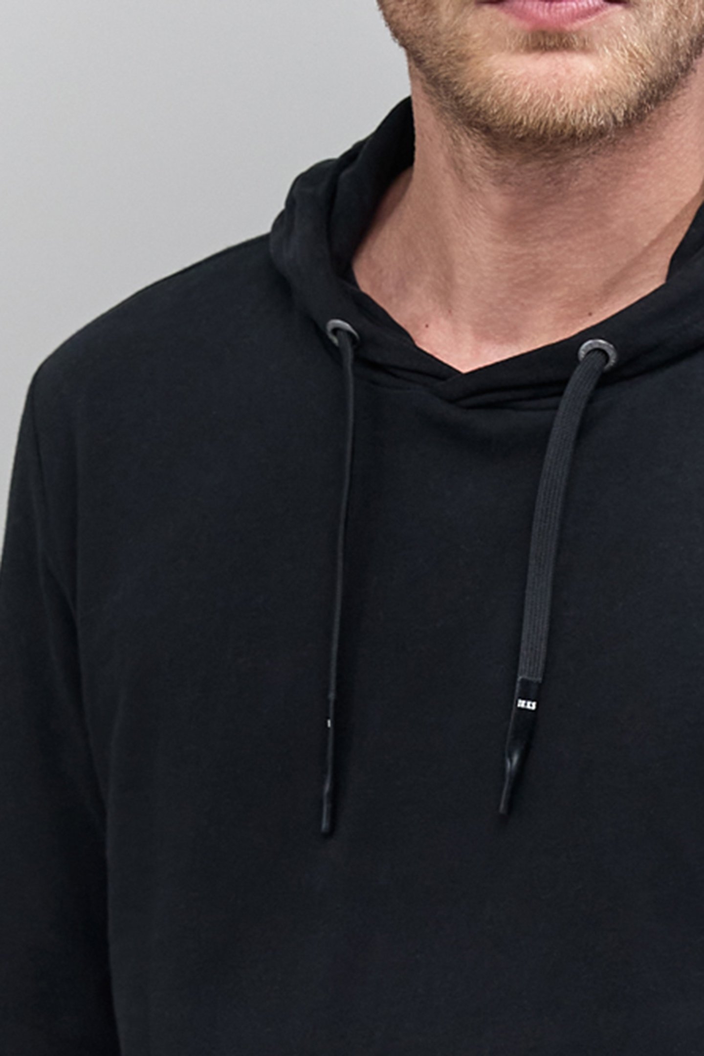 LONG-SLEEVED BLACK HOODED T-SHIRT 4