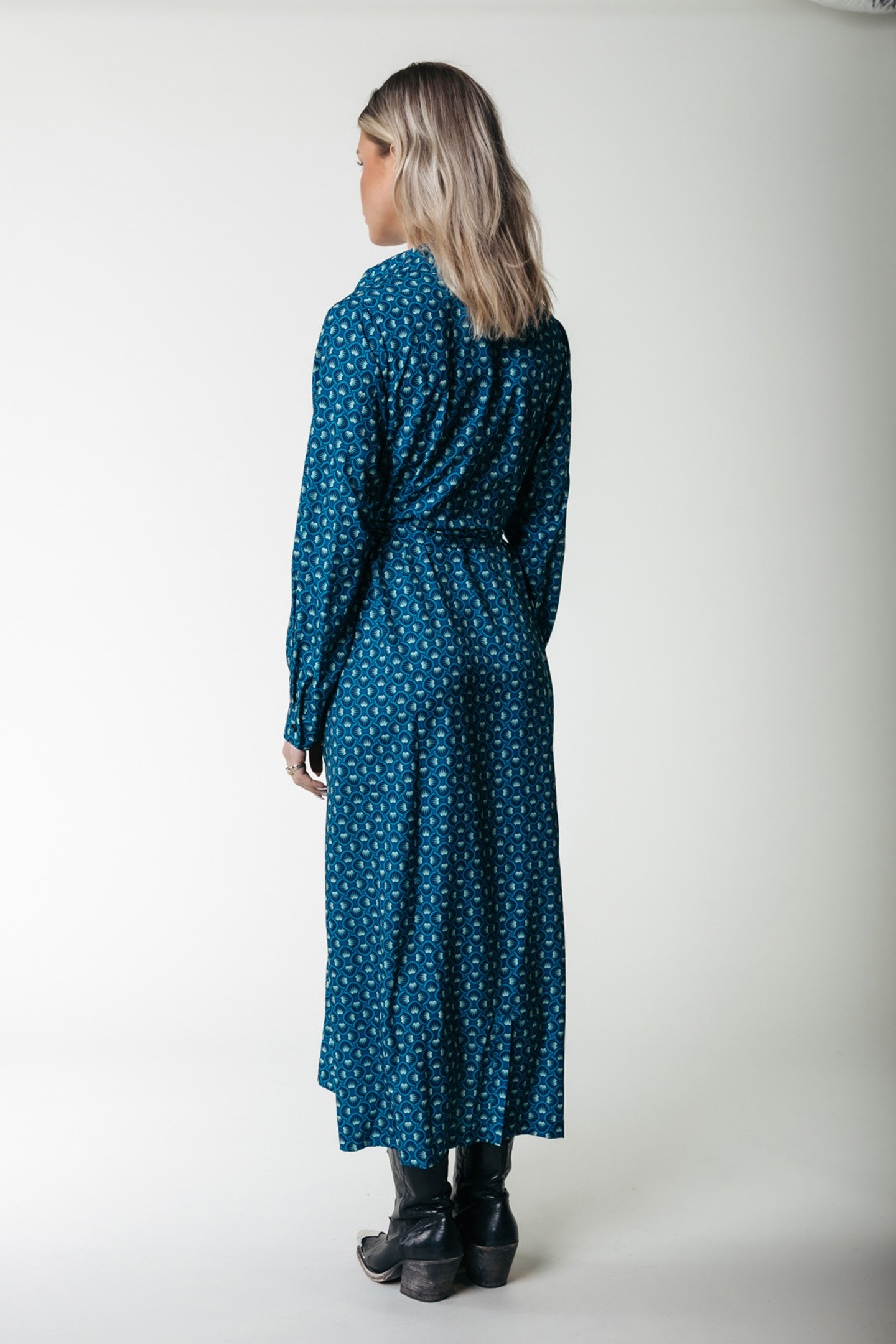 DESIREE GRAPHIC FAN MAXI SHIRT DRESS LS PINE GREEN 2