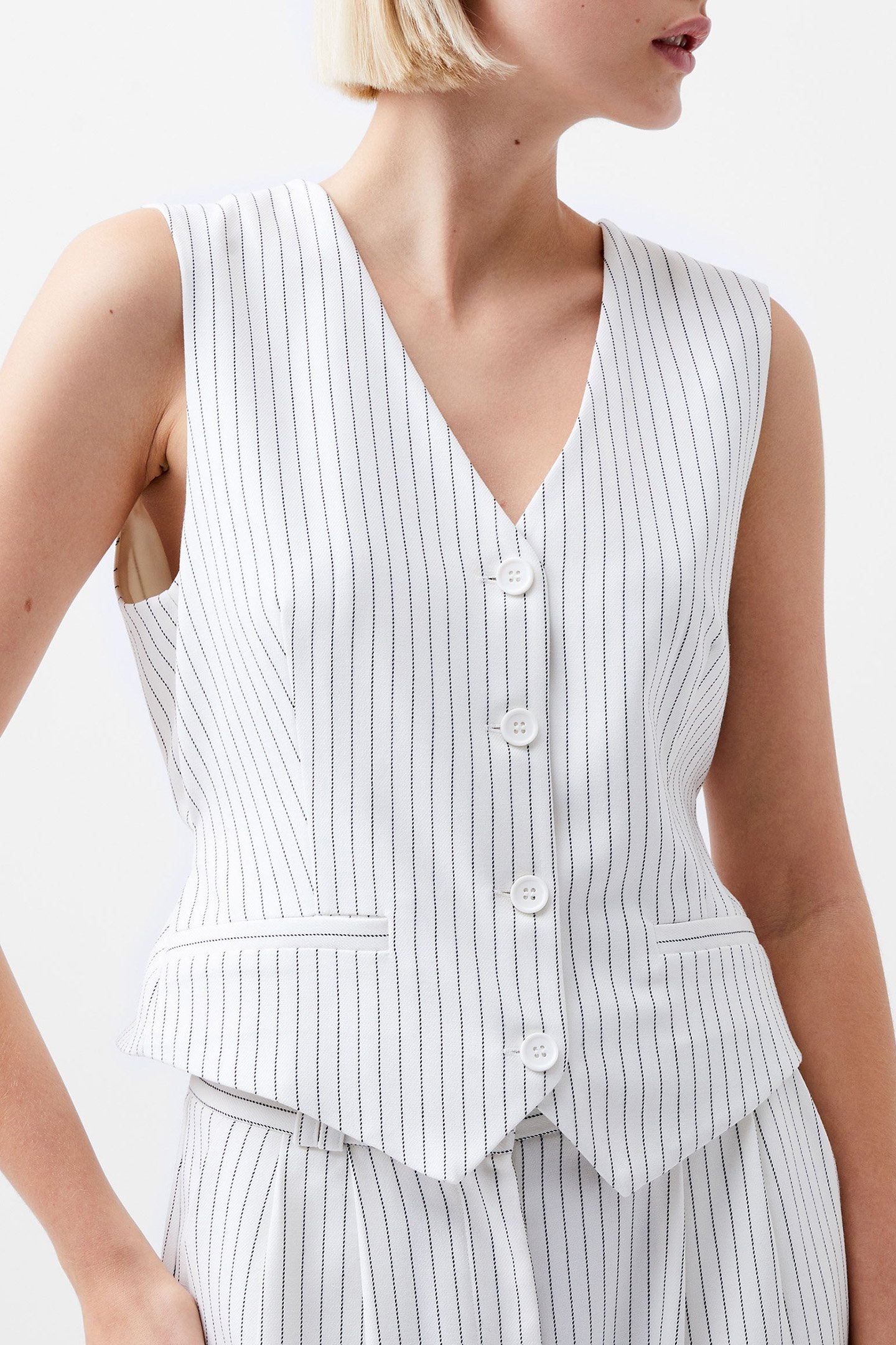 PINSTRIPE WAISTCOAT WHITE/BLACK 1