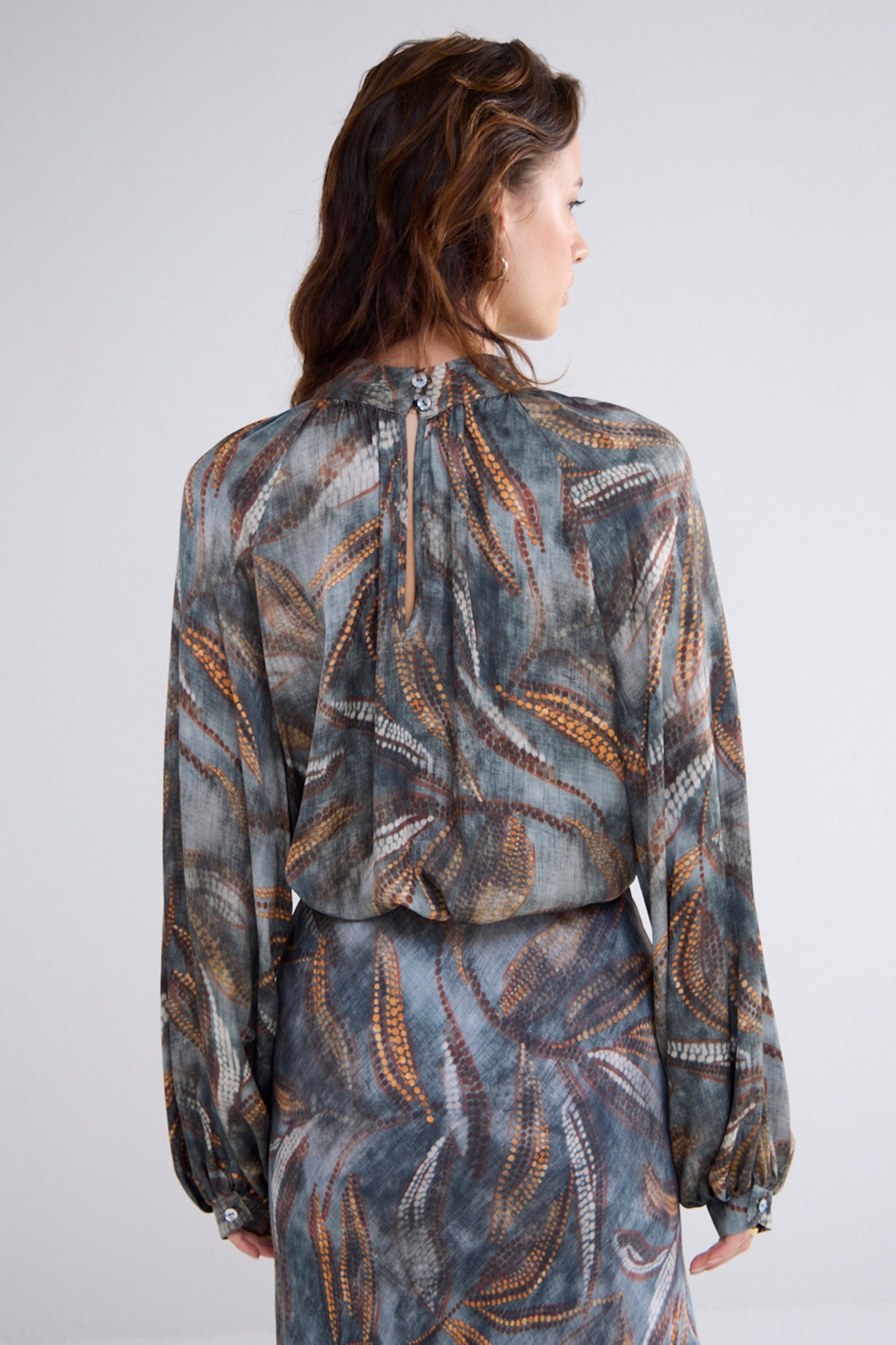 TOP DOTTED LEAFS GREYS 2