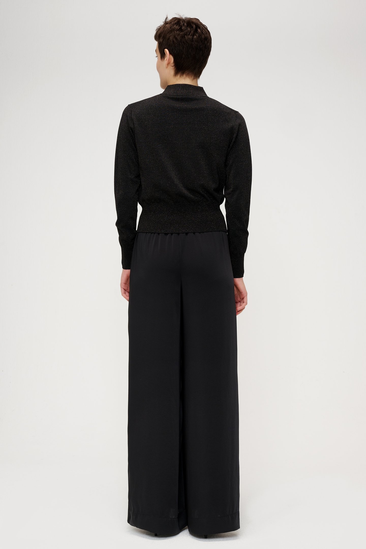 SOFT VISCOSE MIX FITTED CARDI BLACK 2