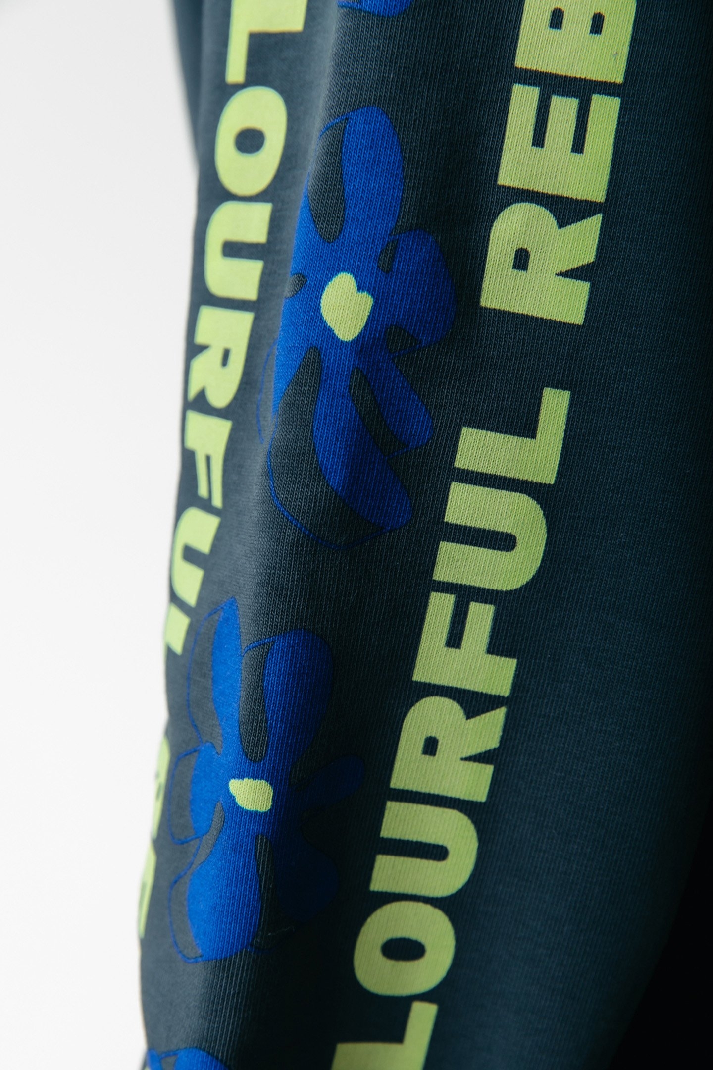 FLOWERS SLEEVE LOGO CLEAN HOODIE GREEN GABLES 3