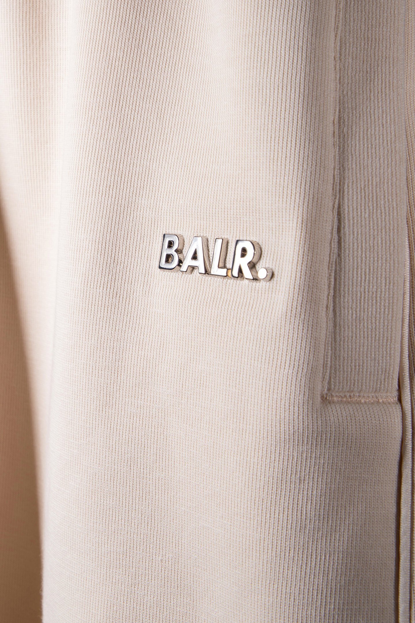 Q SERIES SHORTS WHITE SWAN 4