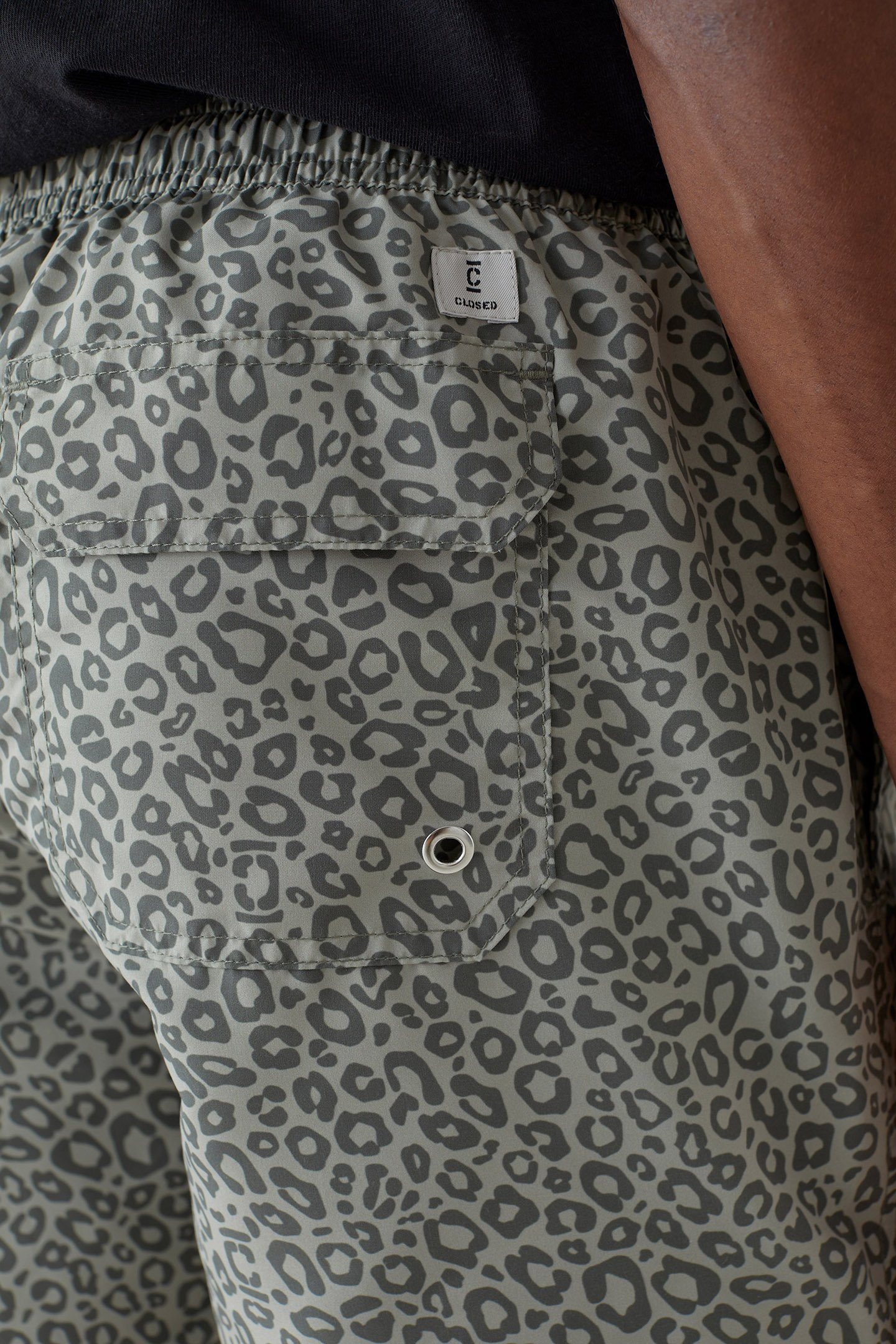 SWIM SHORT SHORTS LIGHT MOSS GREEN 6