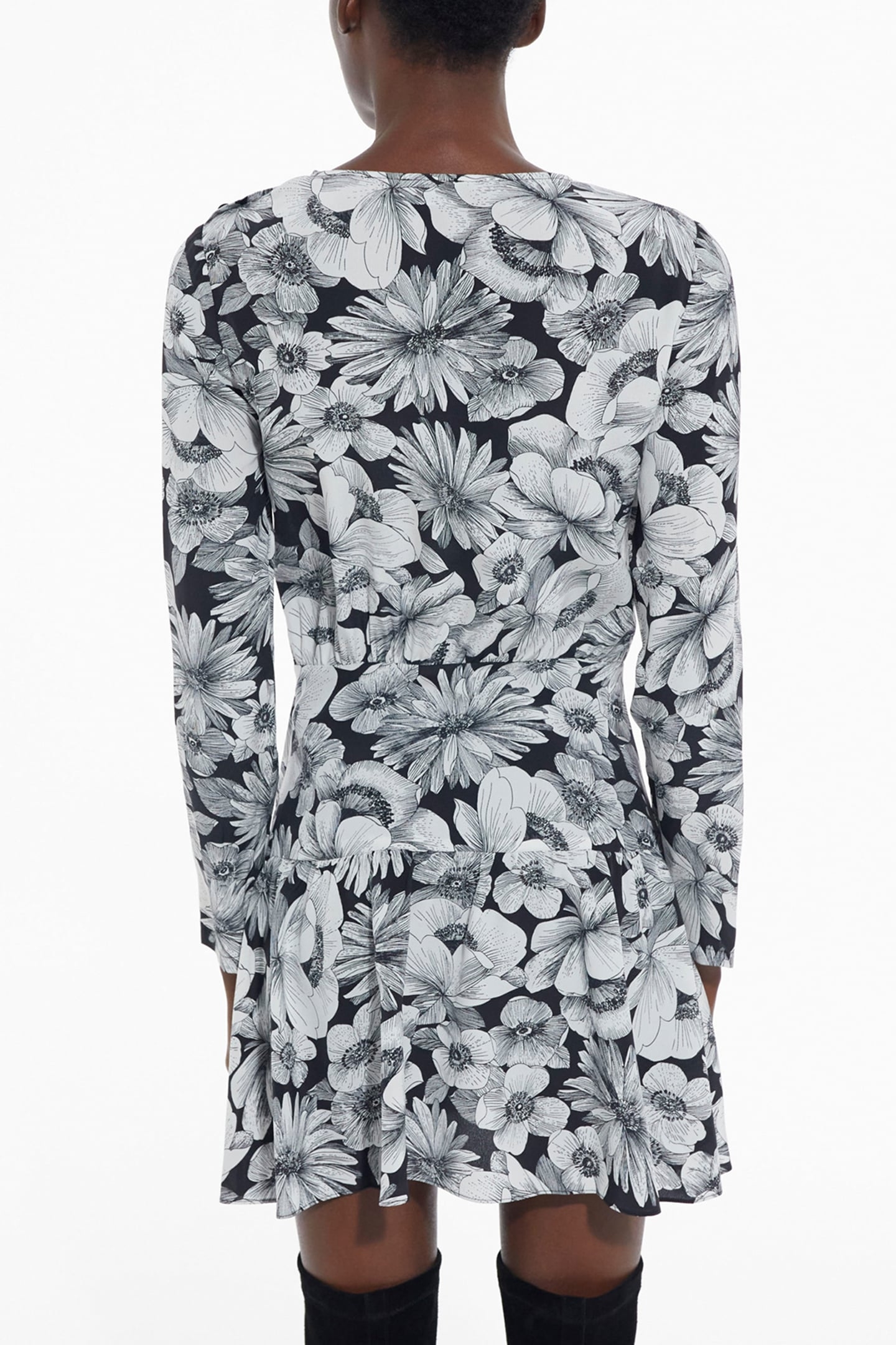 ROMANTIC GARDEN LONG SLEEVE SHORT DRESS BLACK WHITE 2