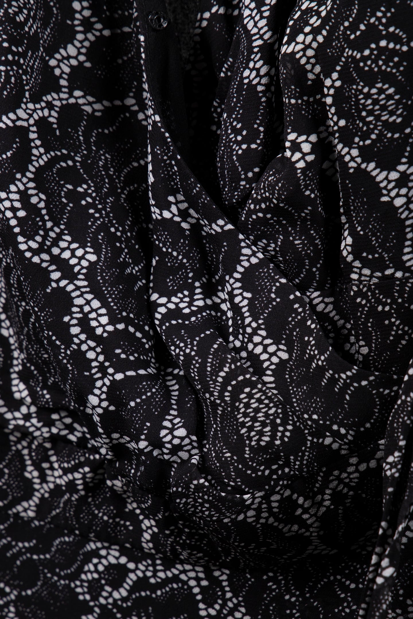 SHORT WRAP DRESS BLACK 4