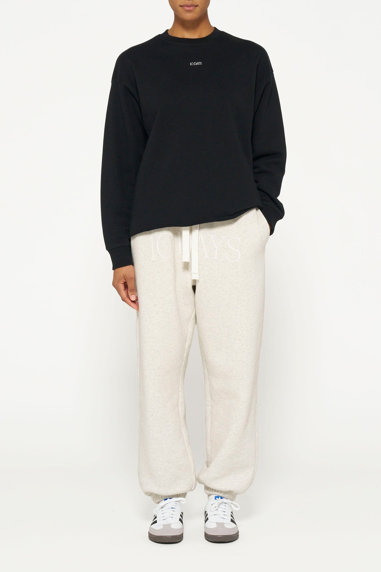 THE SWEATER LOGO BLACK 3