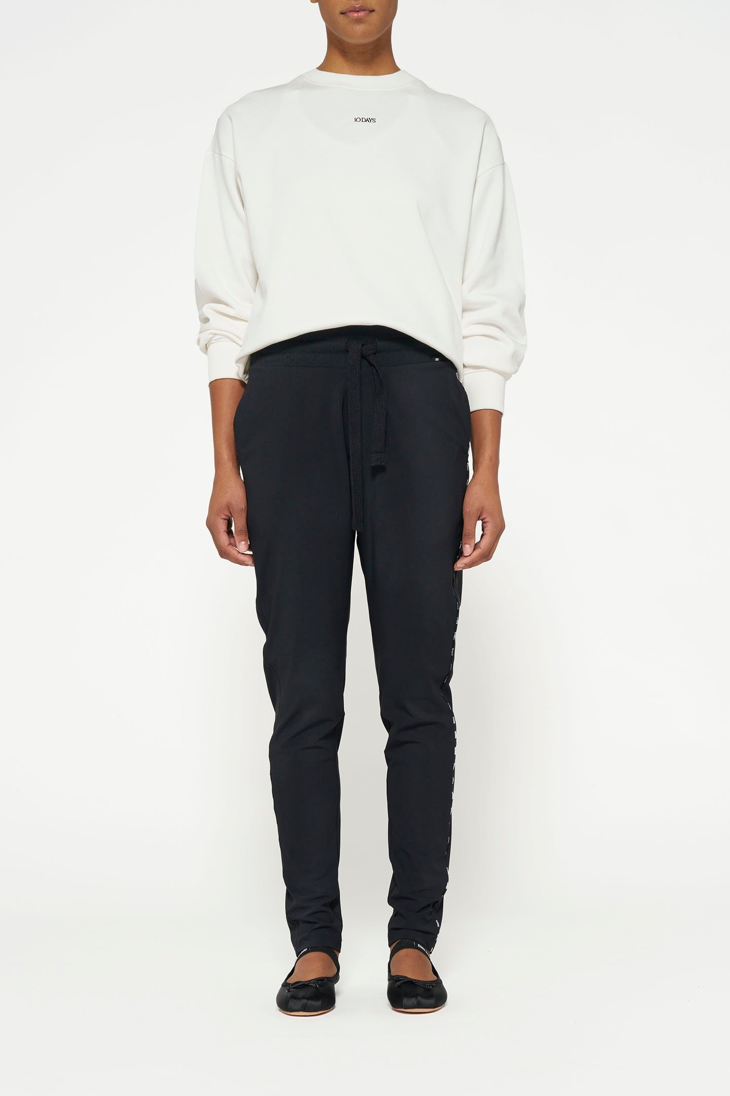 THE SWEATER LOGO ECRU 6