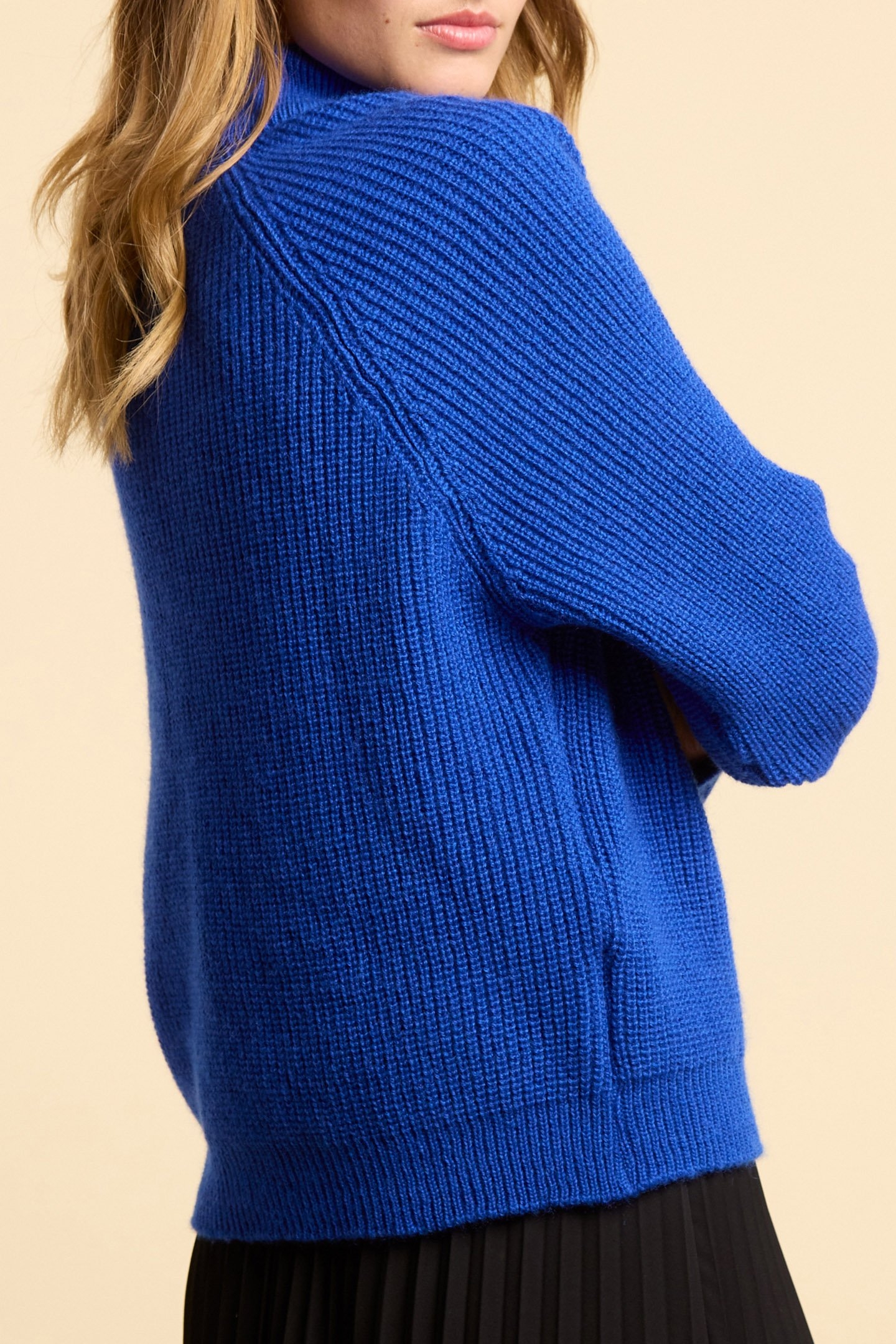 LAFRANÇAISE BLUE BEADED KNIT BUTTON-DOWN SWEATER BLUE 2