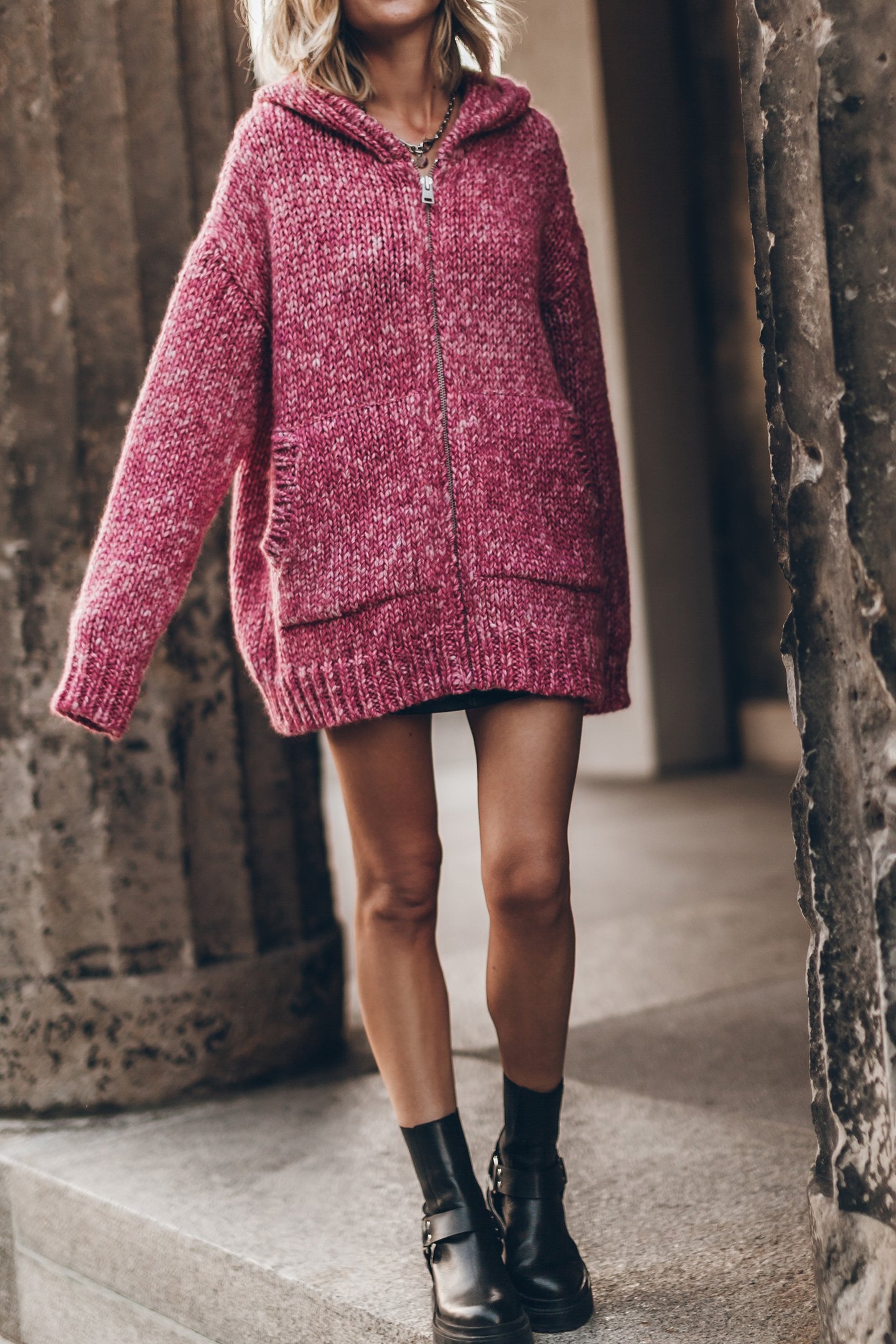 THE PINK AND WHITE KNITTED ZIPPED HOODIE 3