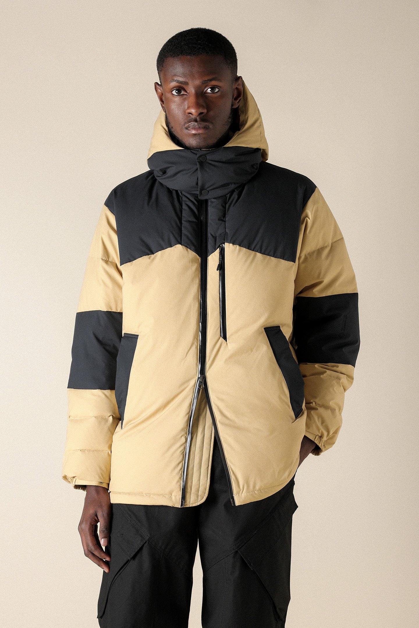 SL GTX WINDSTOPPER DOWN JACKET UNISEX BEIGE TAUPE / BLACK 1