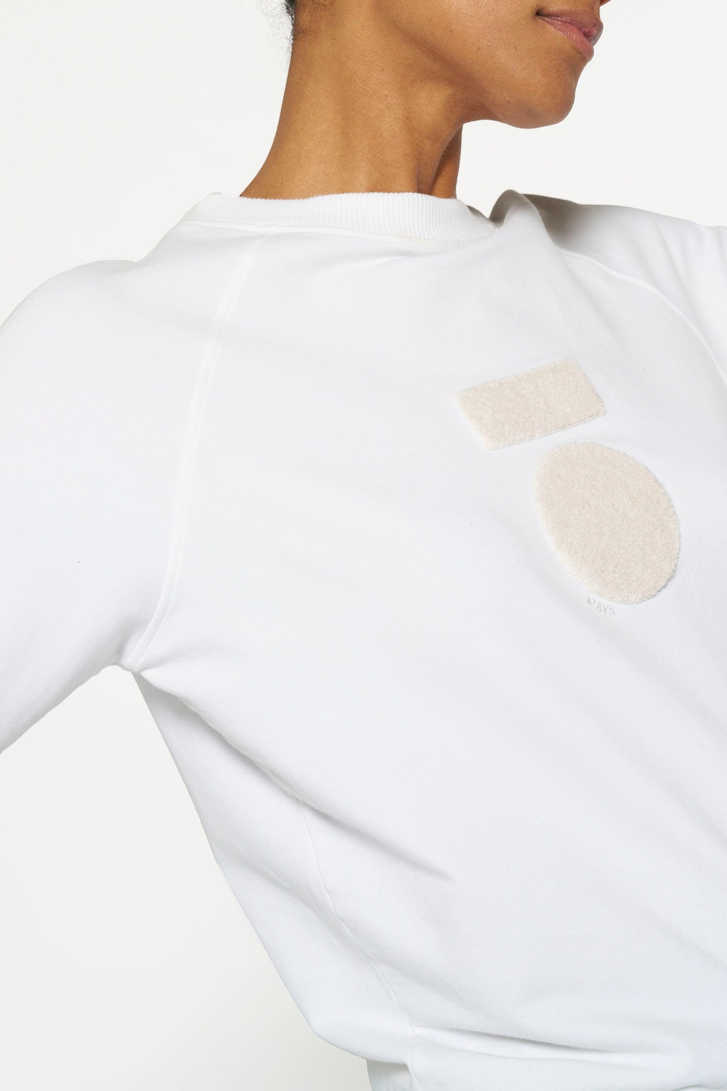 THE CREW NECK SWEATER WHITE 6