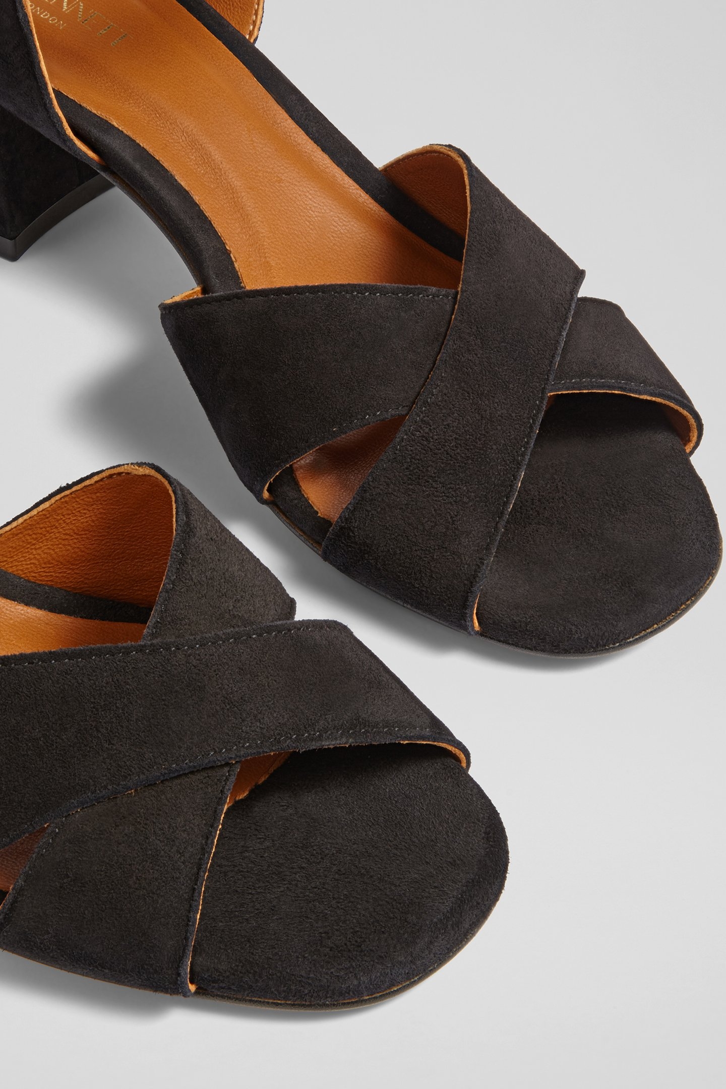 FS ALBA CROSS FRONT SANDA BLACK 4