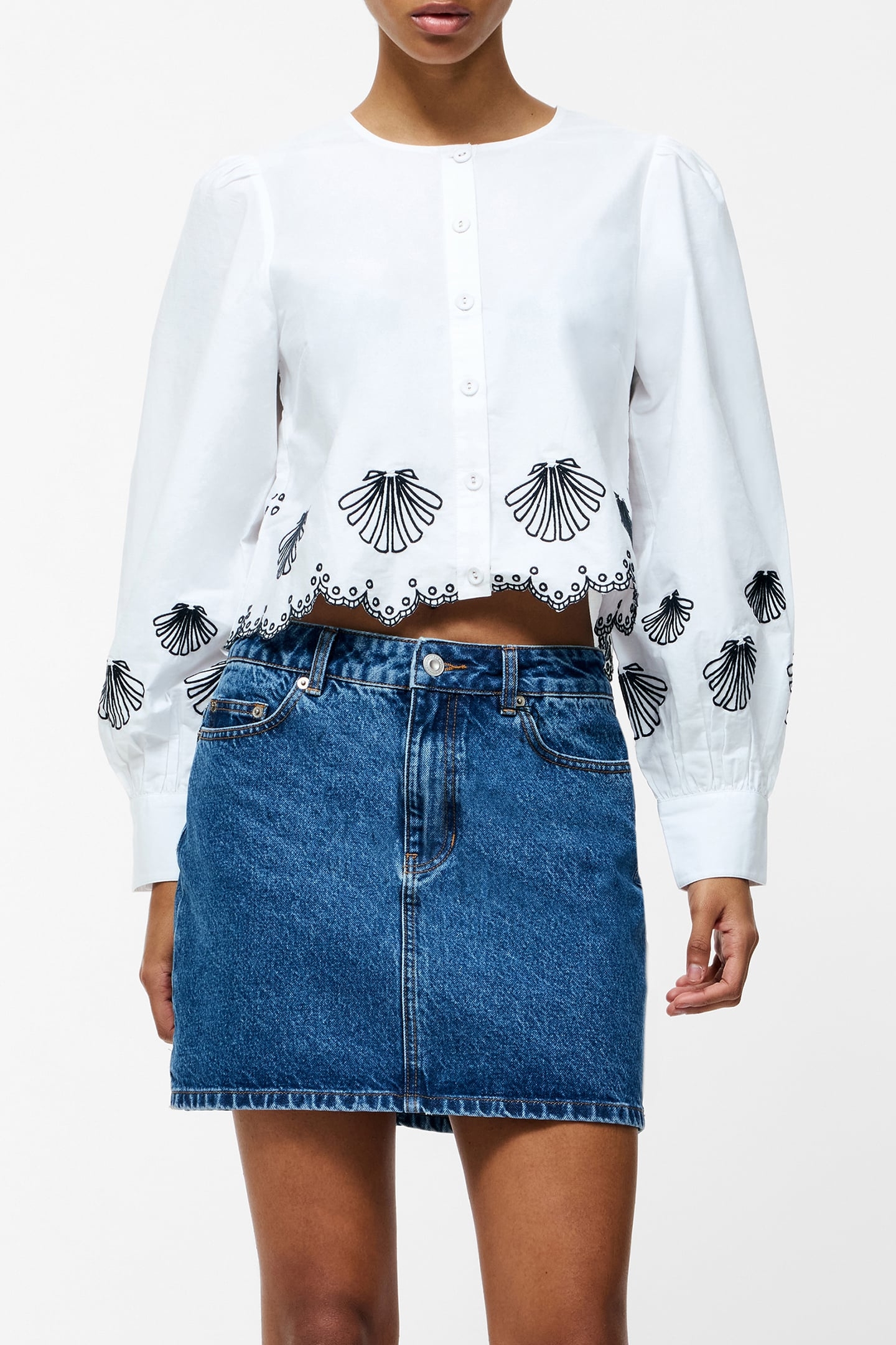 CAMBRIA COTTON EMB LONG SLV LINEN WHITE/NAVY 1