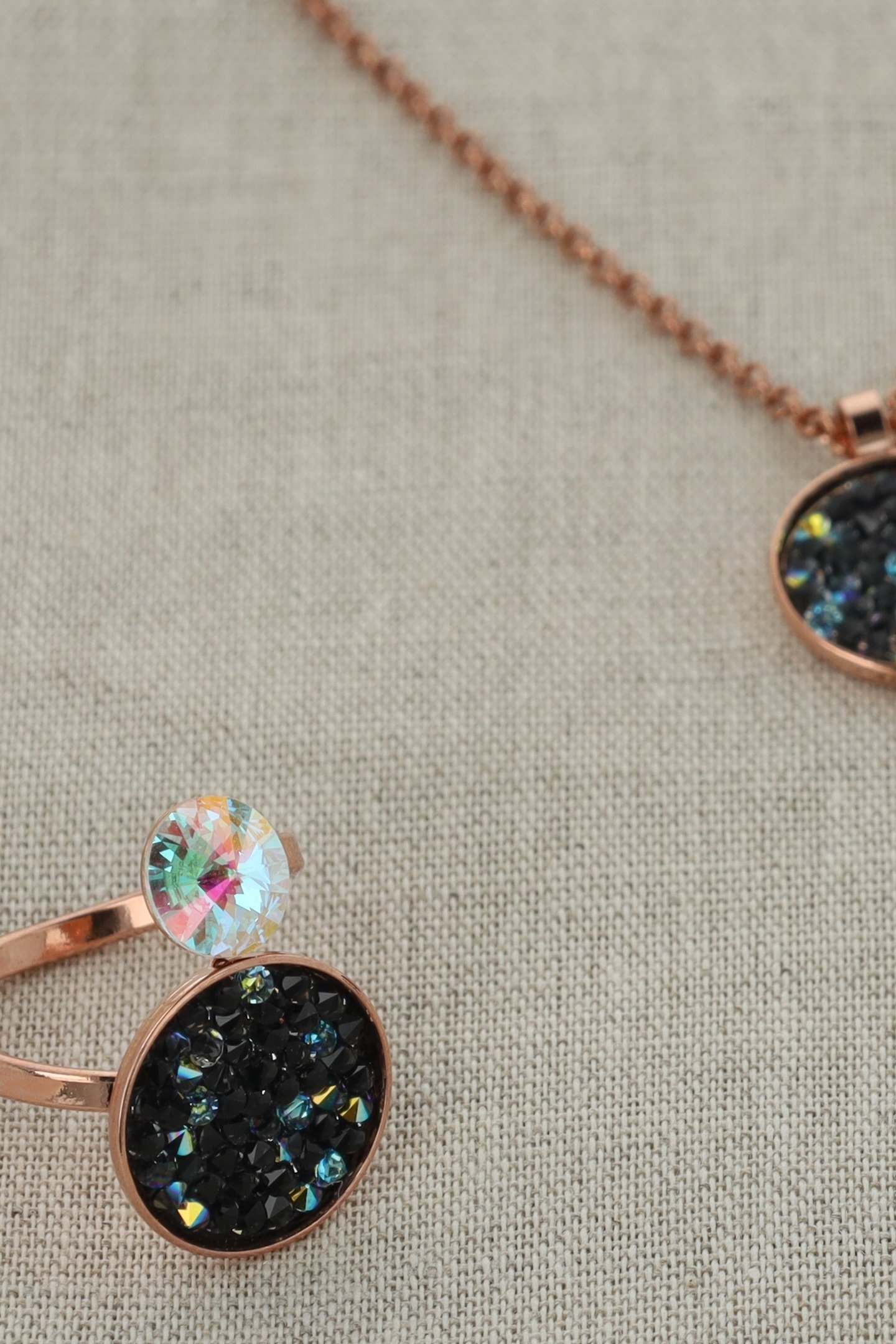 CLASSIC ROCKS NECKLACE BLACK 6