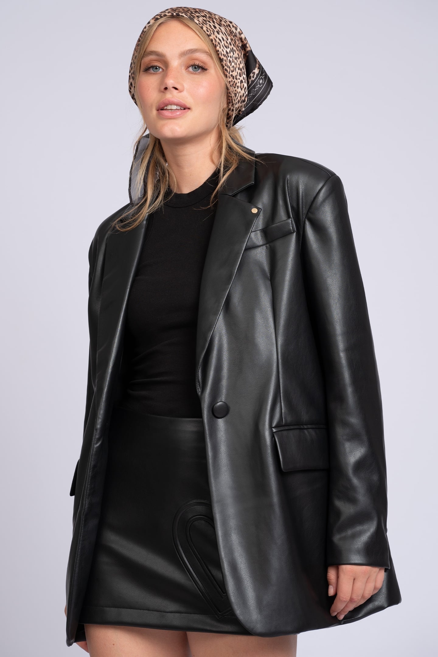 ILEVIO PU BLAZER BLACK 1