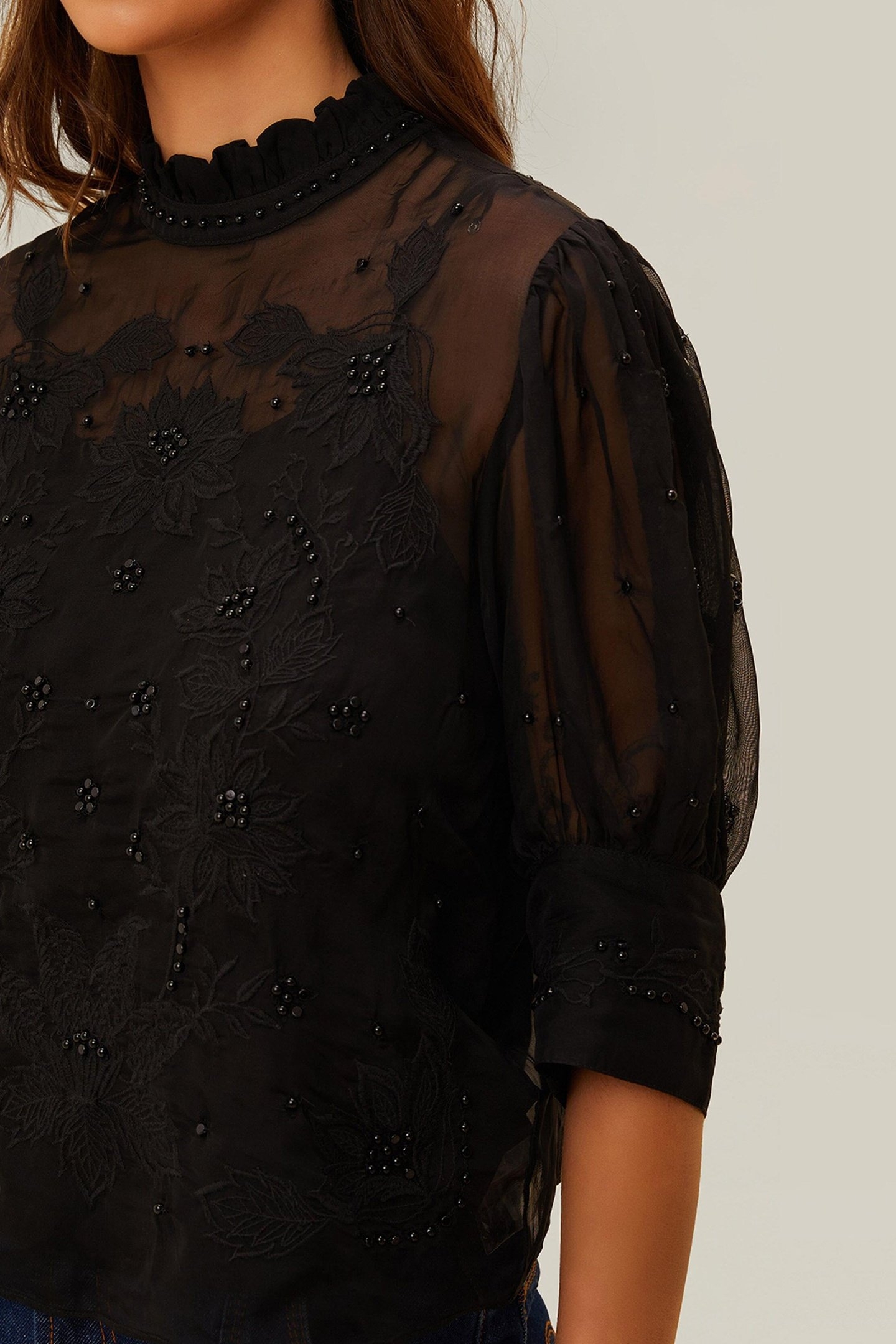 BLACK SHORT SLEEVE BLOUSE 2