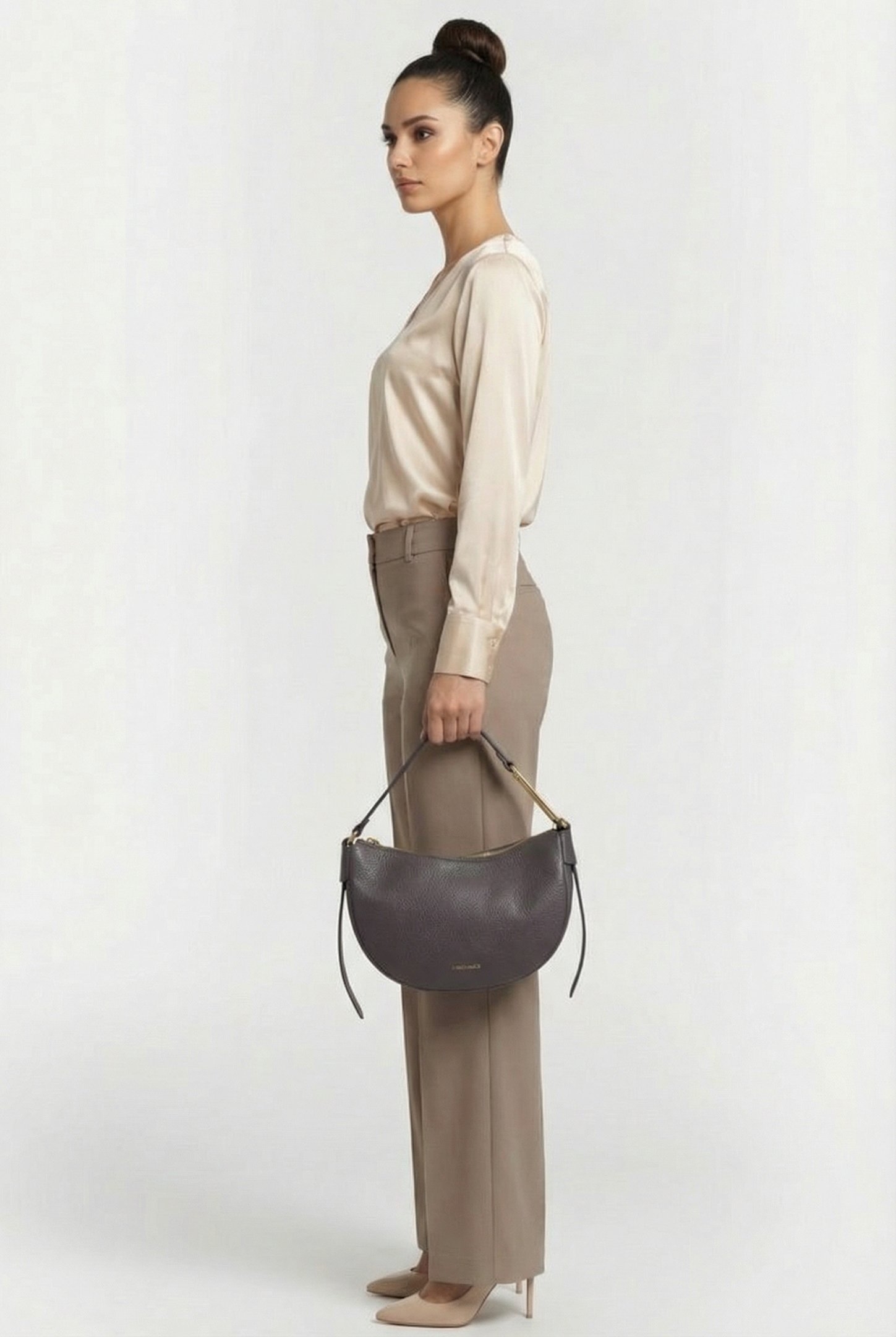 SHOULDER BAG IN BLACK 2