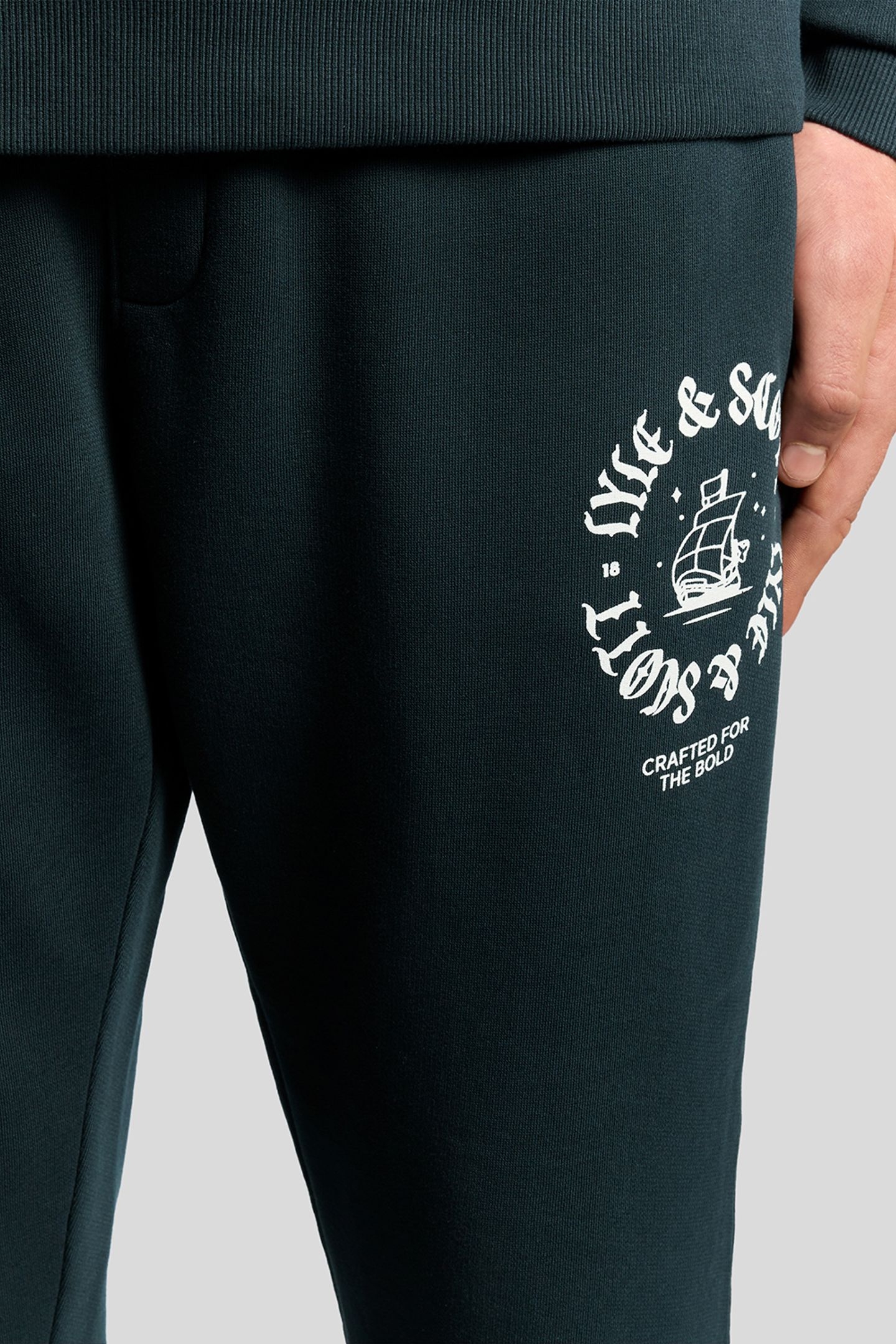 SHIP INSIGNIA GRAPHIC JOGGER DARK NAVY 6