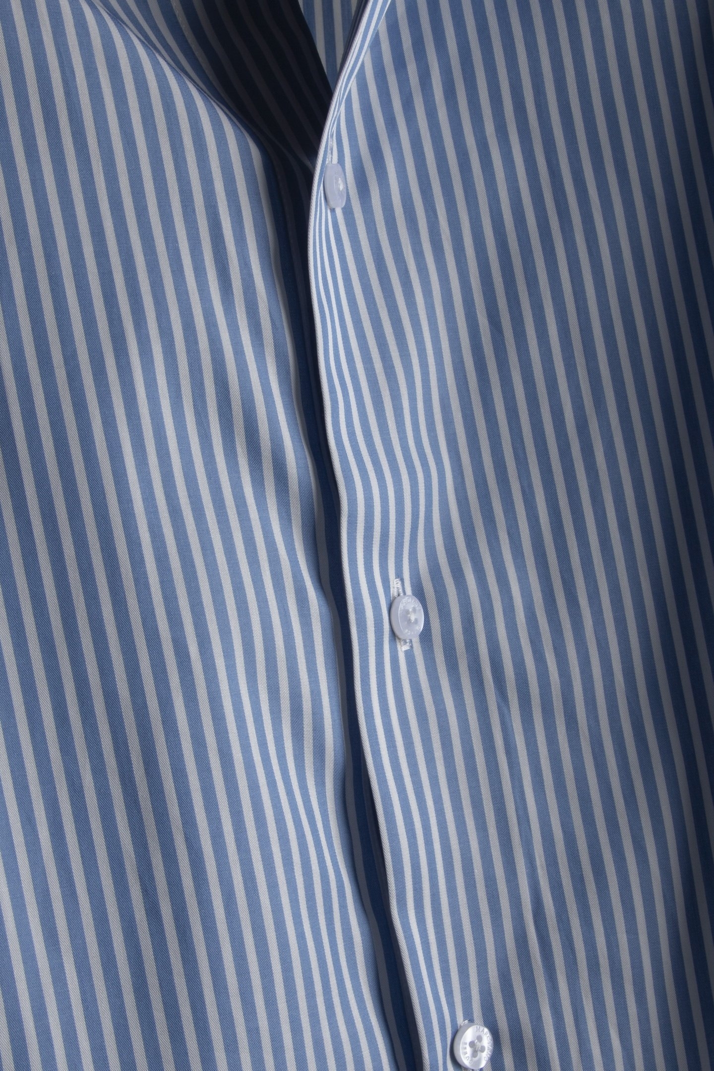 MARCIANO BY GUESS BILL FRENCH COLLAR R LIGHT BLUE & WHITE S 4