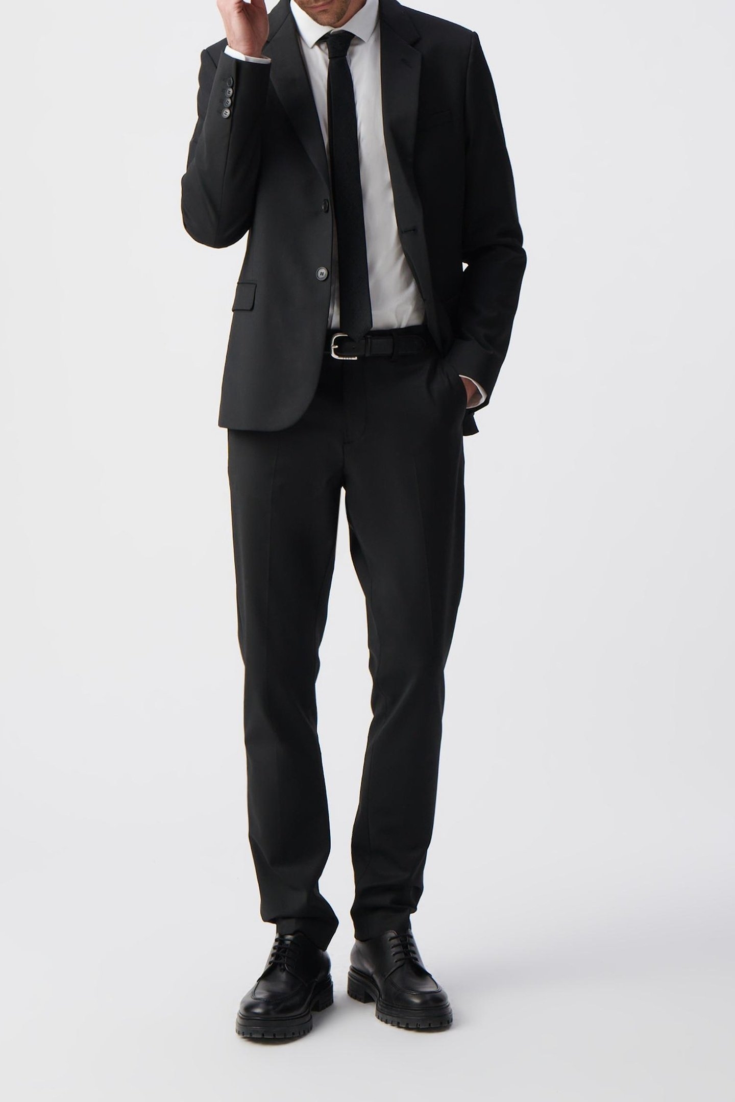 BLACK TRAVEL SUIT JACKET 3