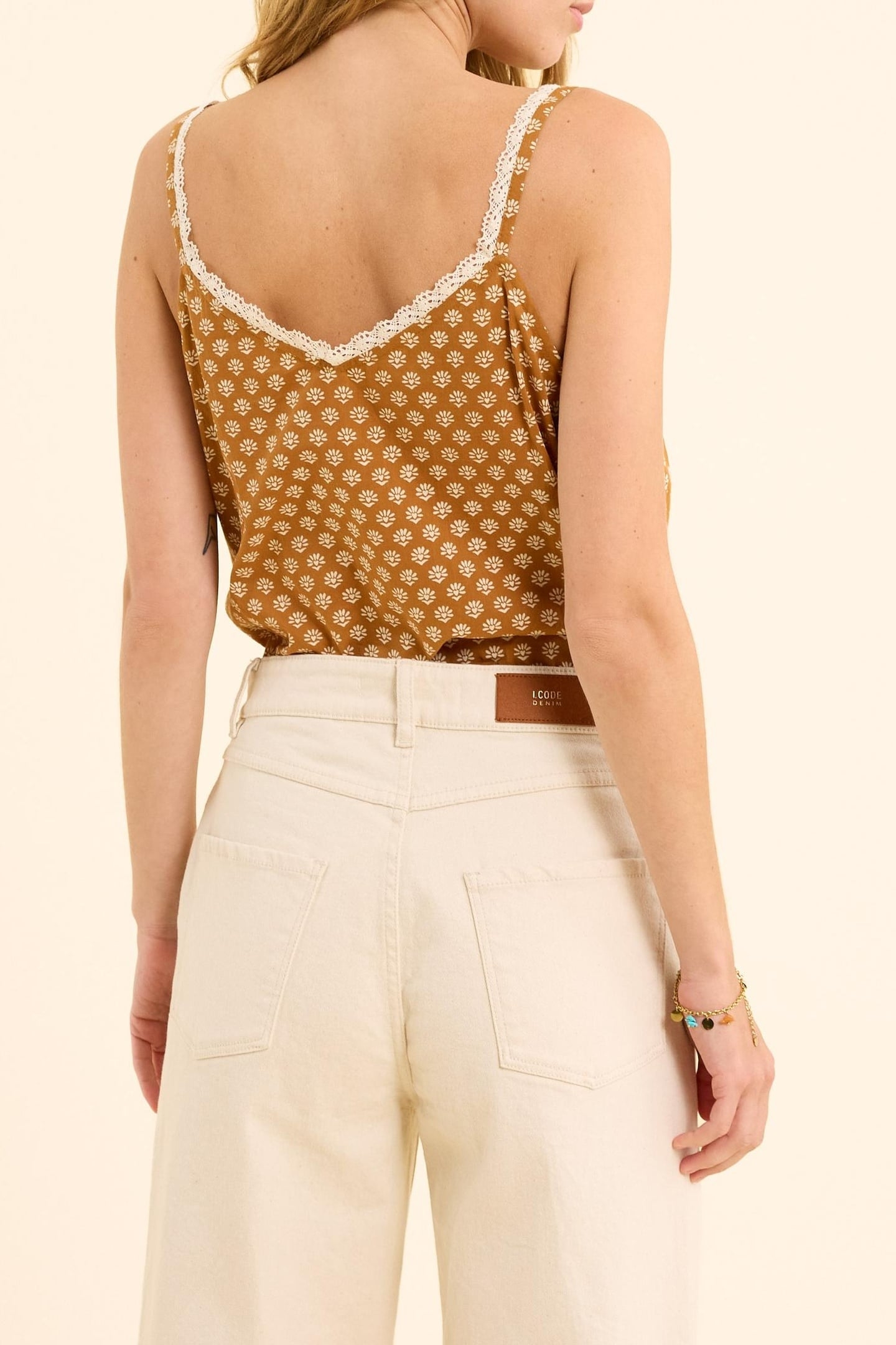 CAMEL FLORAL HEART TOP OCHRE 3