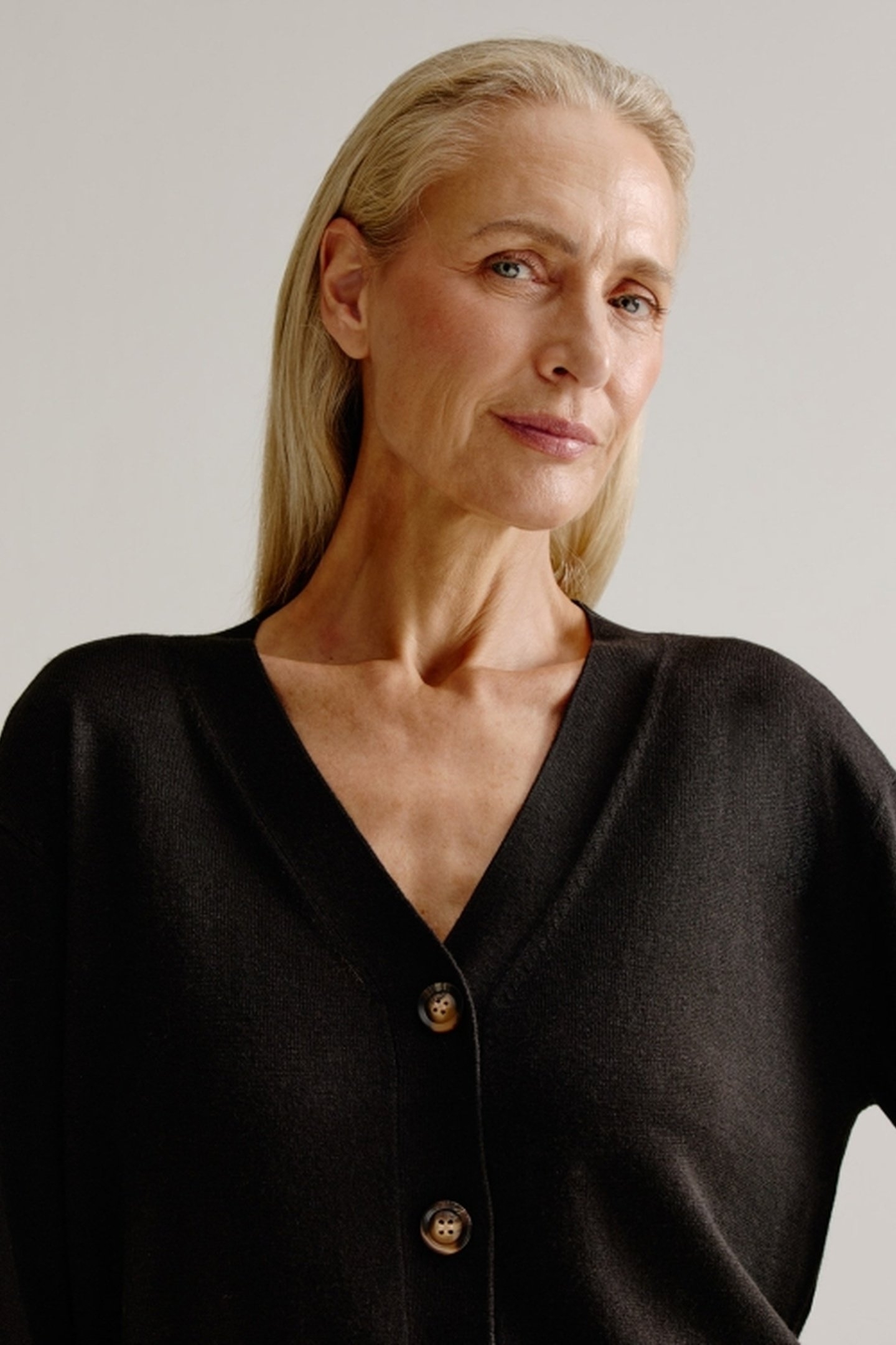 AUGUST CARDIGAN BLACK 5