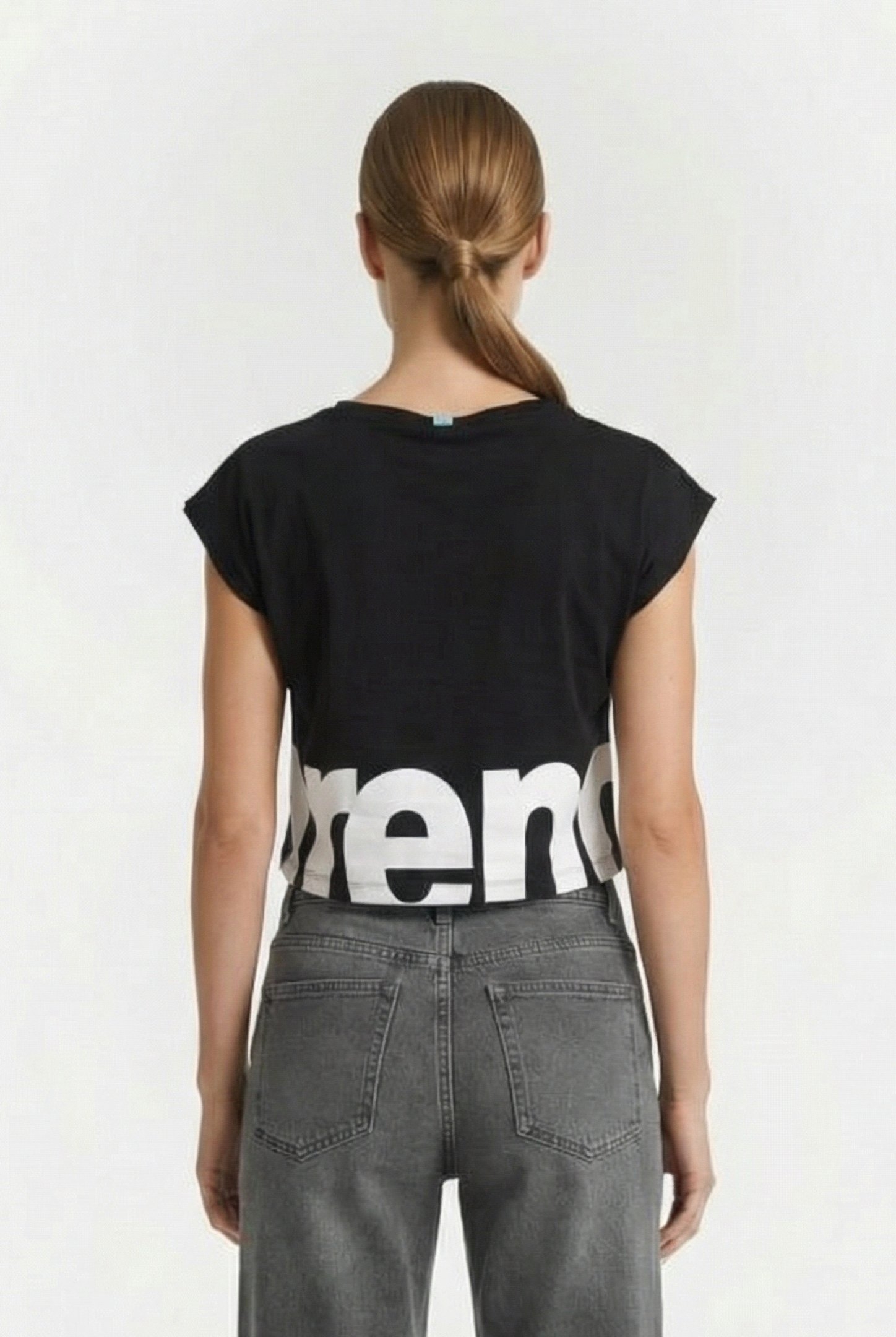 WOMEN'S ARENA LOGO CROP TEE BLACK-WHITE 2