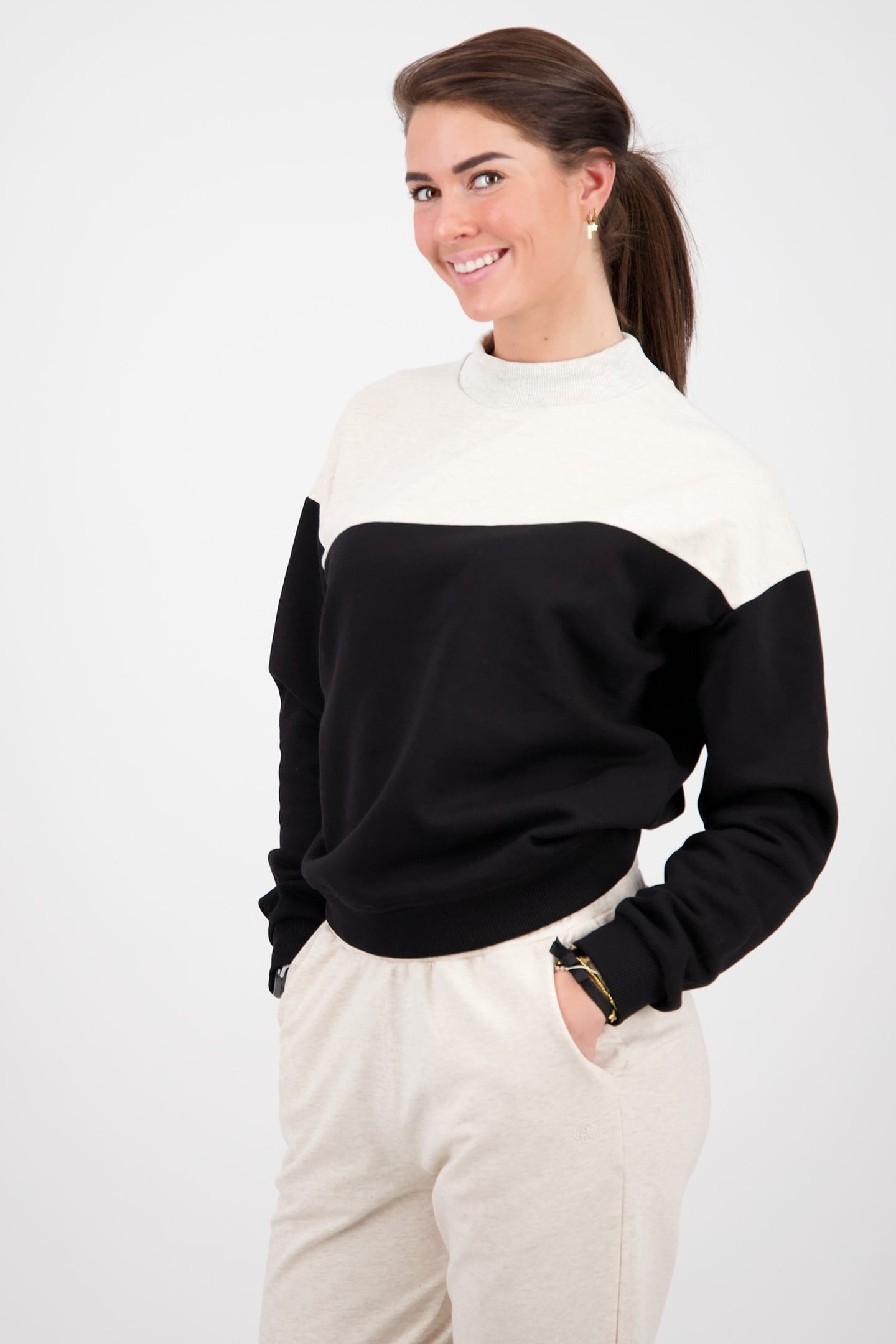 NADIA LONG SLEEVE DEEP BLACK 1