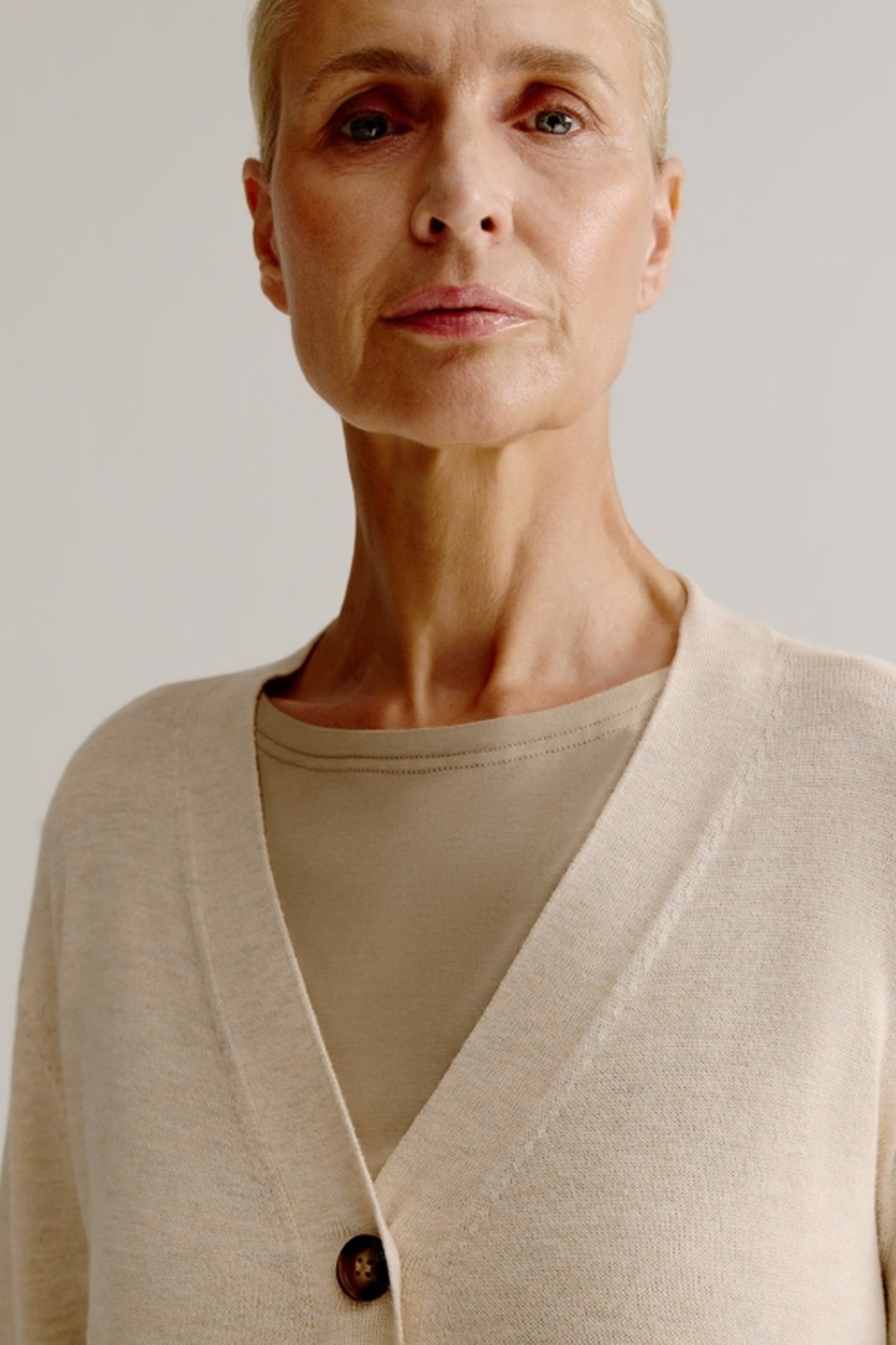 AUGUST CARDIGAN SAND 5