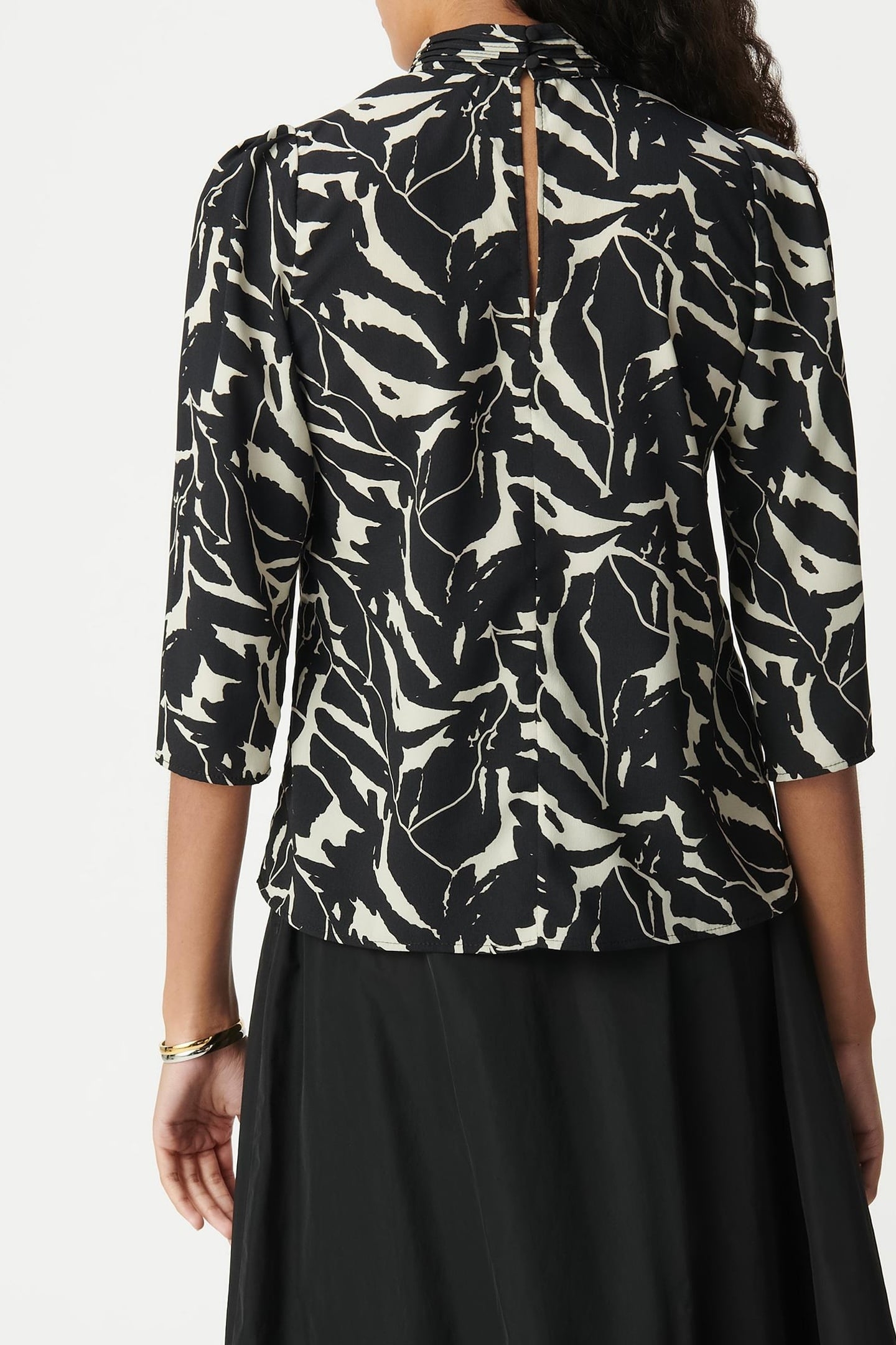 BLACK FLOWING BLOUSE WITH ZEBRA FLOWER PRINT 3