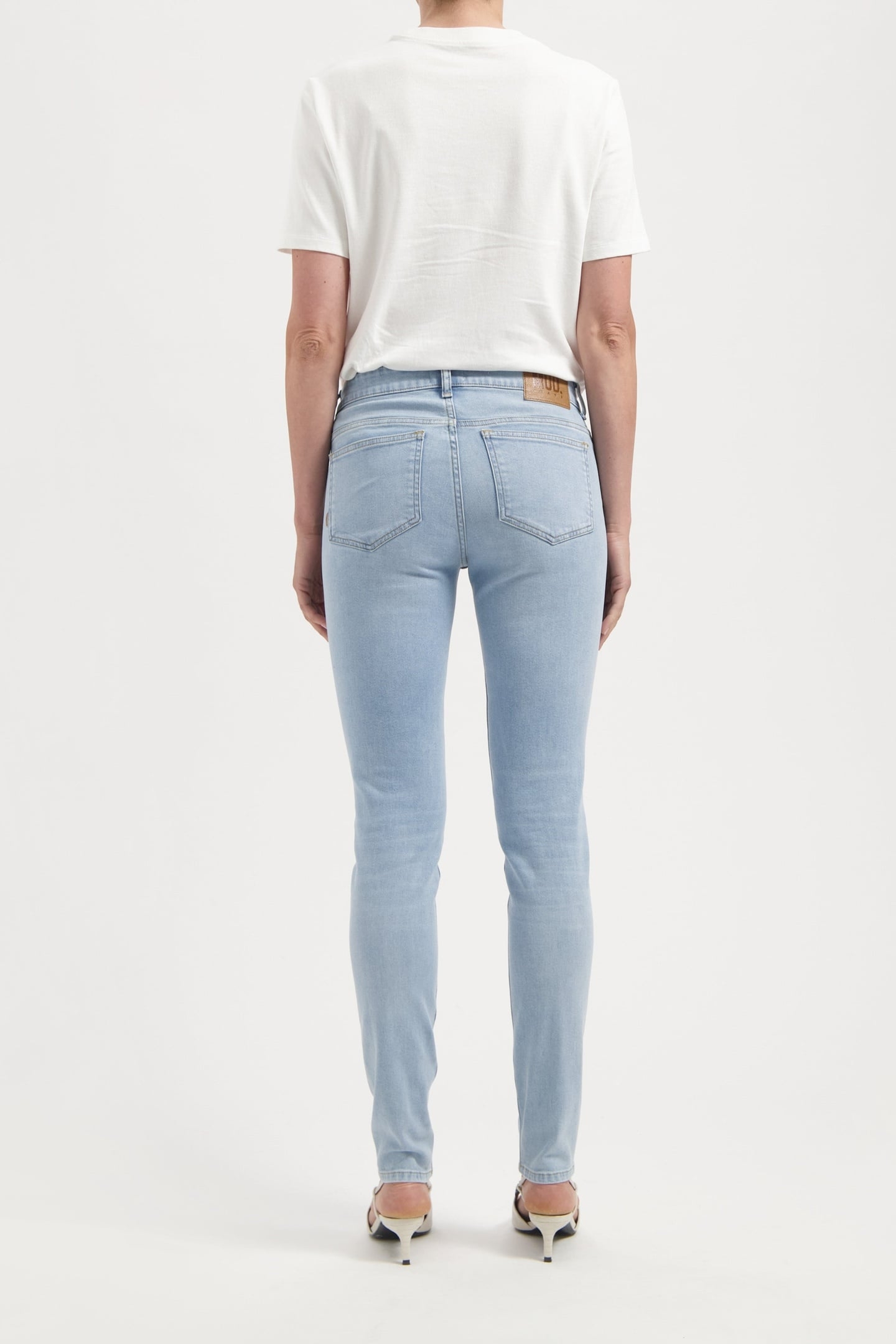 SKYLER MID SKINNY LIGHT AGED 3