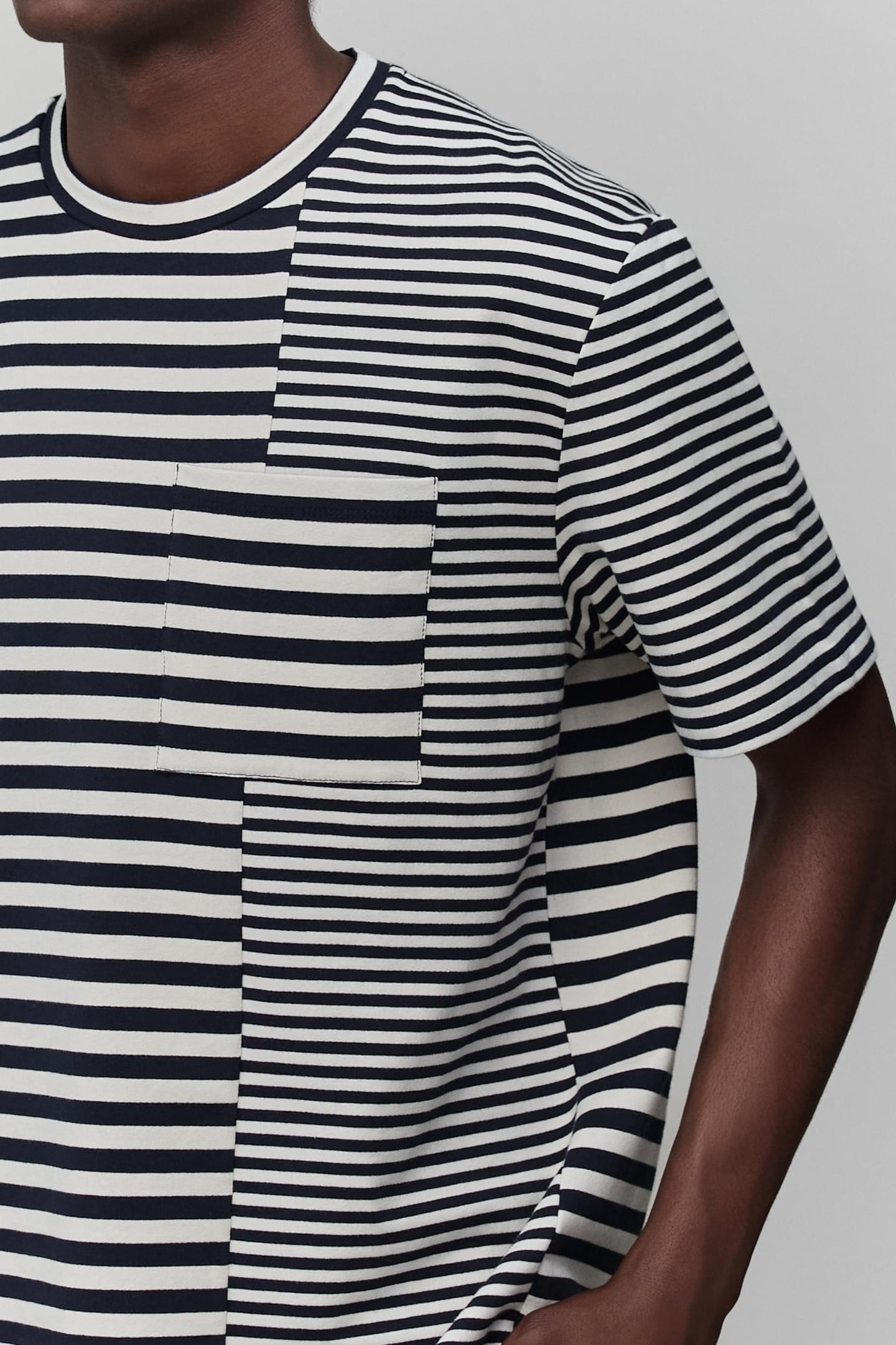 OFF-WHITE NAVY STRIPED SAILOR T-SHIRT 6