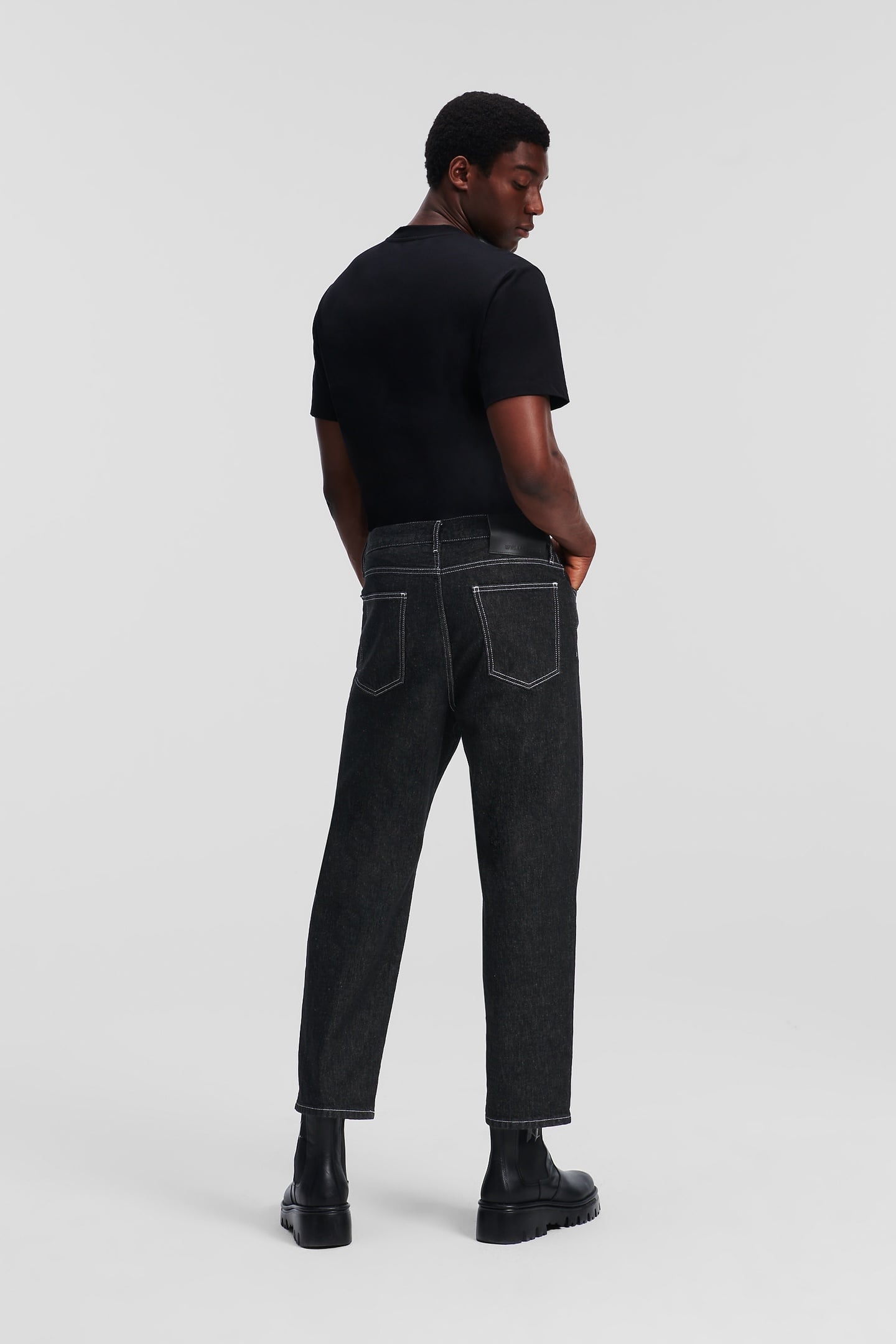 BLACK DENIM TAPERED DENIM PANTS 3